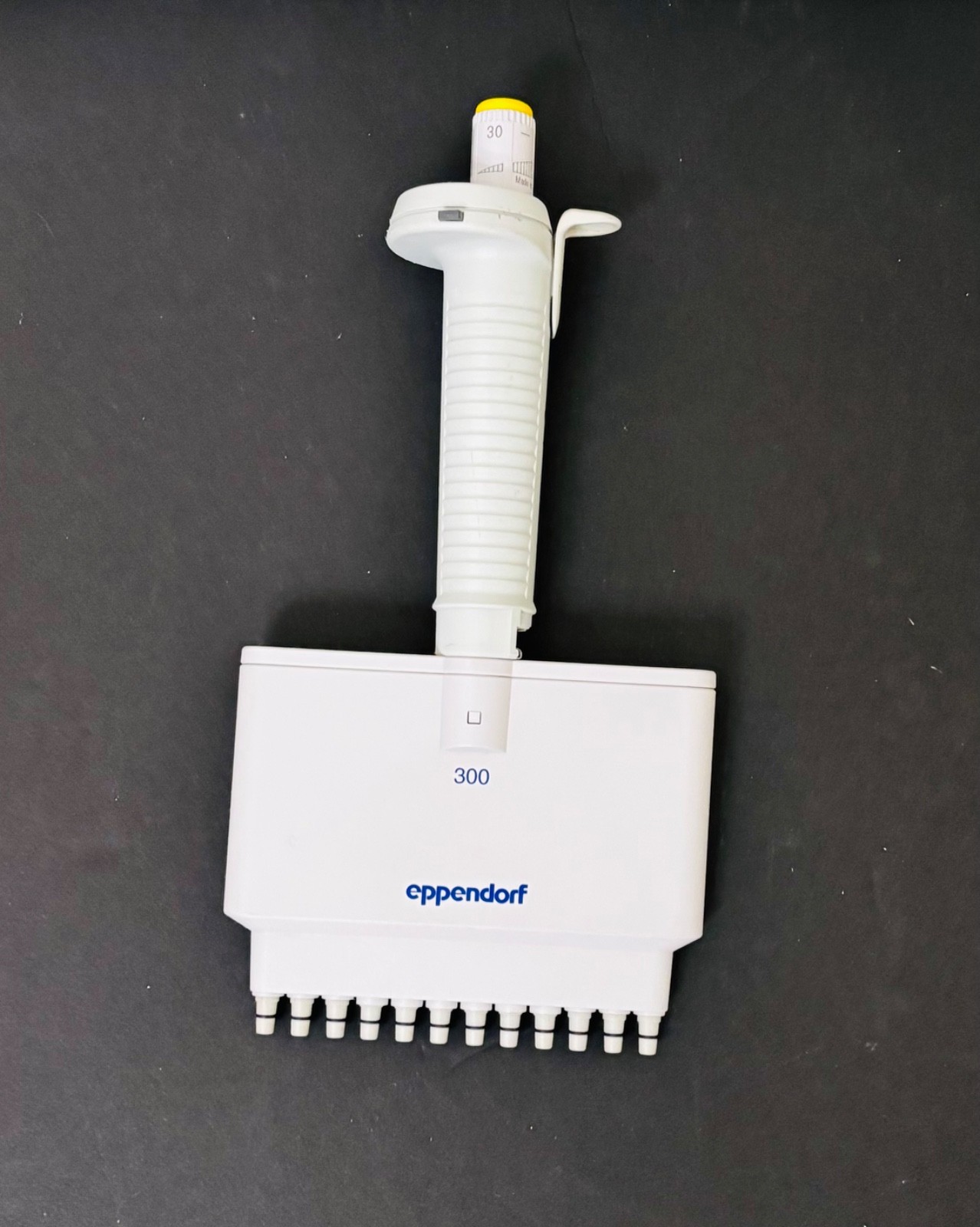 Eppendorf Research Plus Multichannel Pipettor, 12 Channel, 30-300 uL
