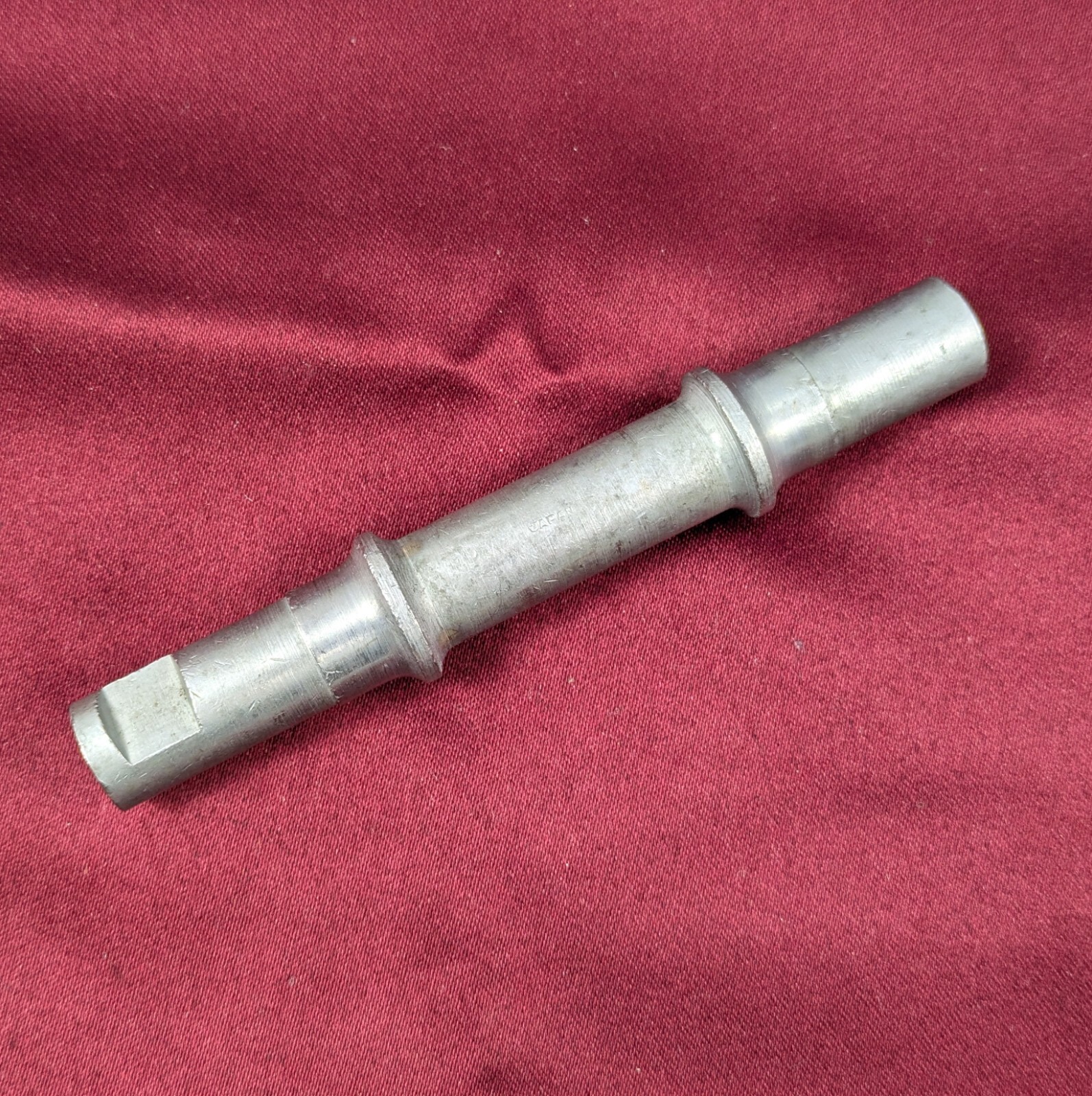 Unbranded Cottered Bottom Bracket Spindle 130mm Japan Chrome Part No. BB40
