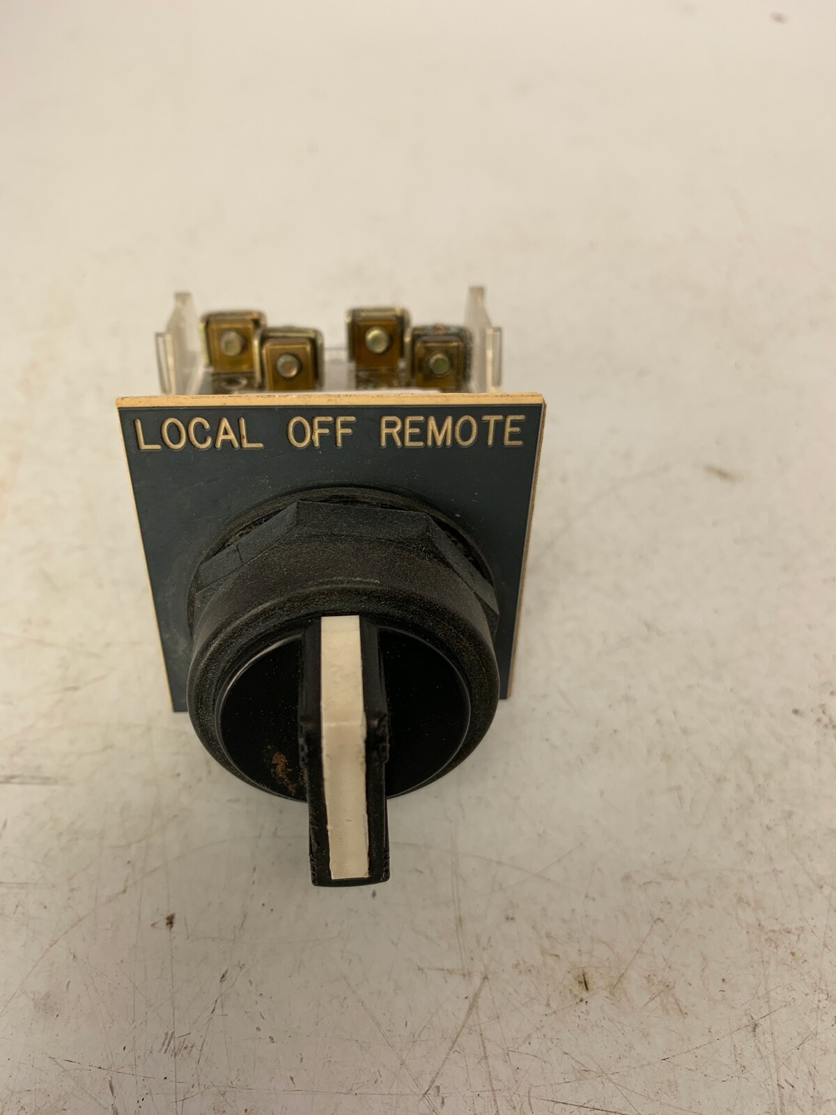 ALLEN BRADLEY SELECTOR SWITCH  800H-JR2 WITH NO/NC Contacts