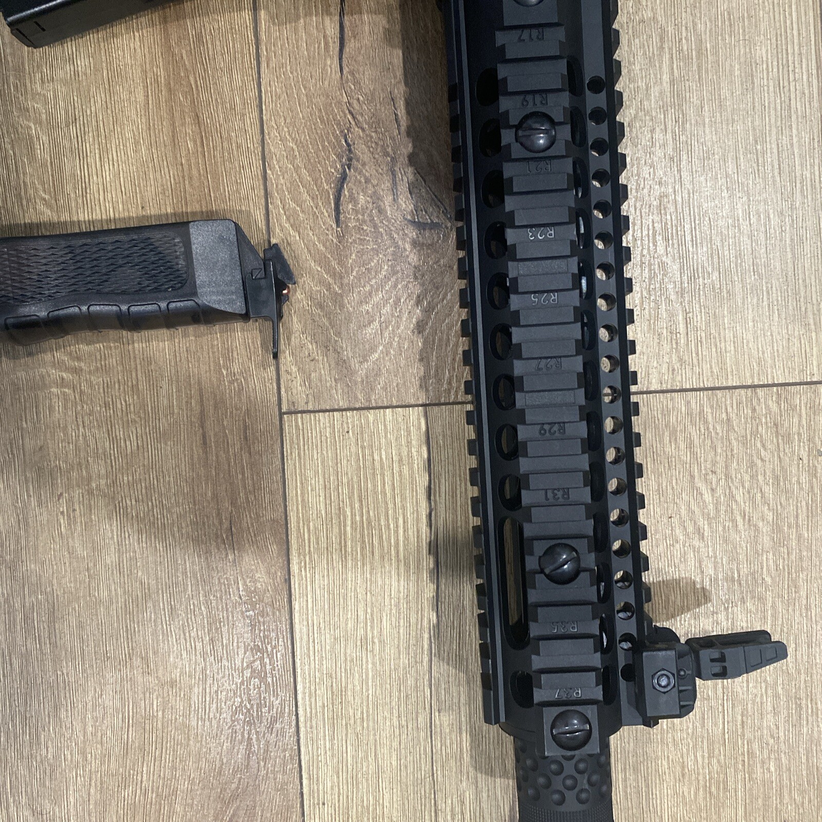 Crosman DPMS SBR Full-Auto BB Air Rifle - Black (‎DSBR2M)