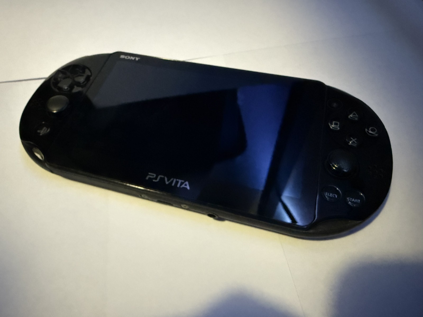 Borderlands 2 Limited Edition PlayStation 2000 PS Vita Bundle