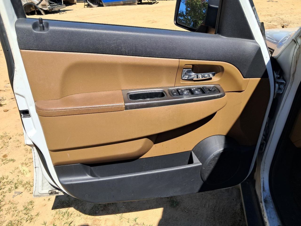 LIBERTY 2011 Glove Box 4782892