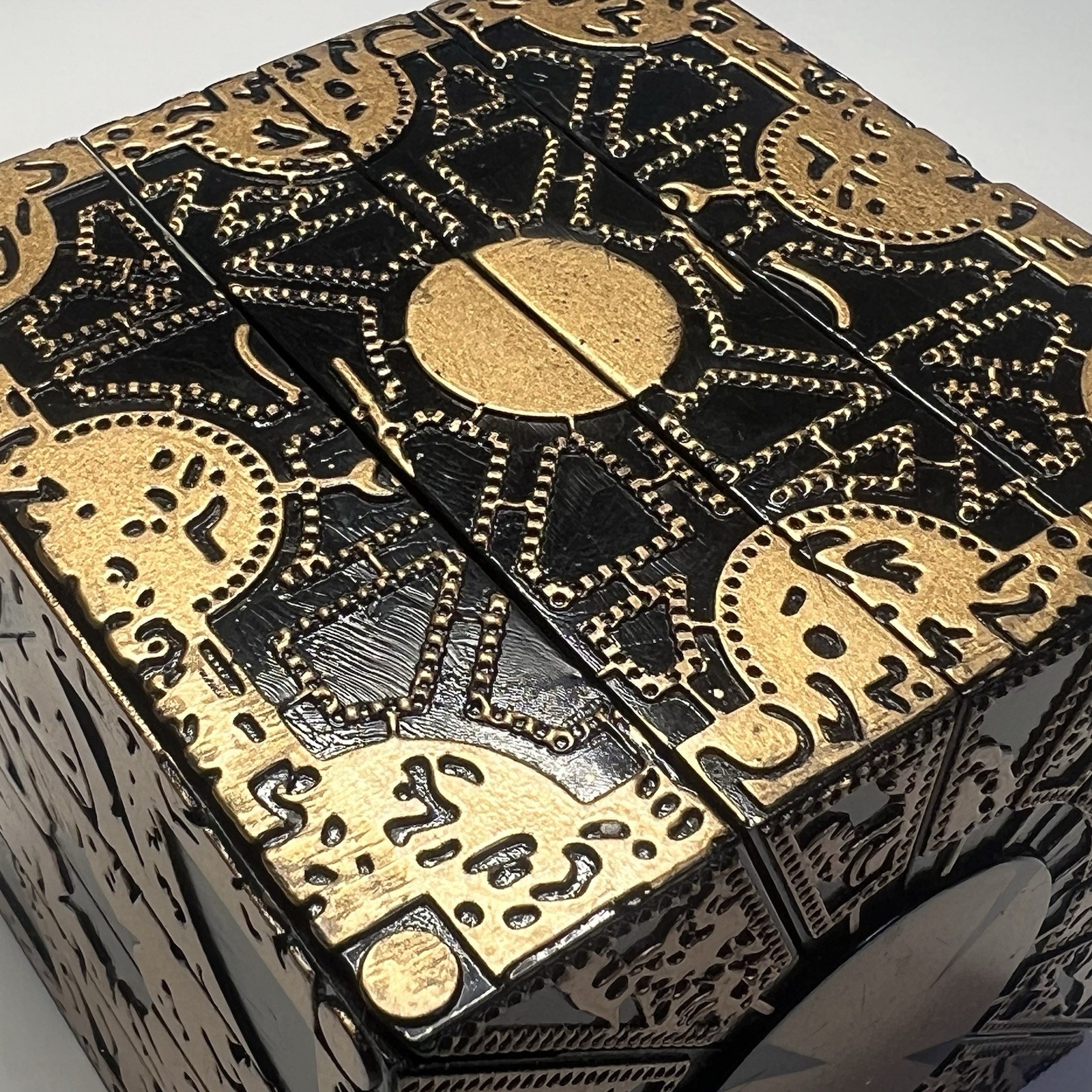 Hellraiser Lament Configuration Transforming Puzzle Box 2-in-1 Heavy 9.56 oz