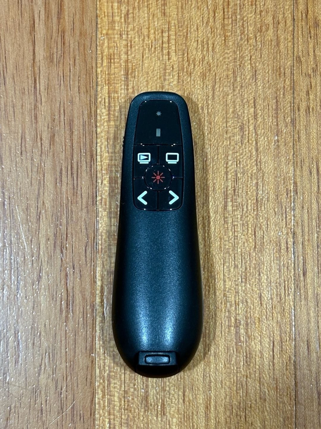 Wireless Rechargeable 2-in-1 USB-A & USB-C Presentation Clicker w/ Laser Pointer