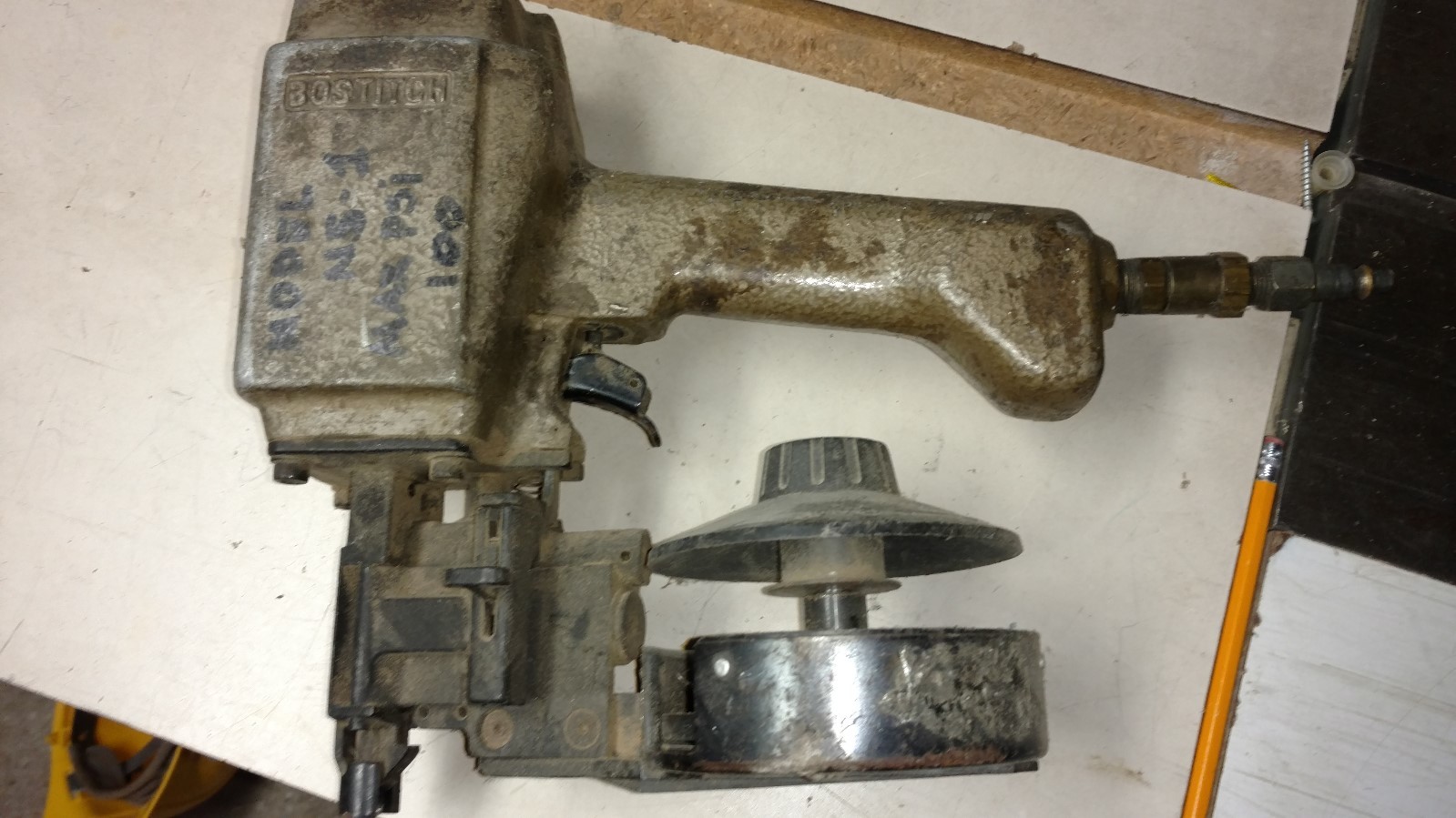 BOSTICH PALLET AIR NAILER working N5-1