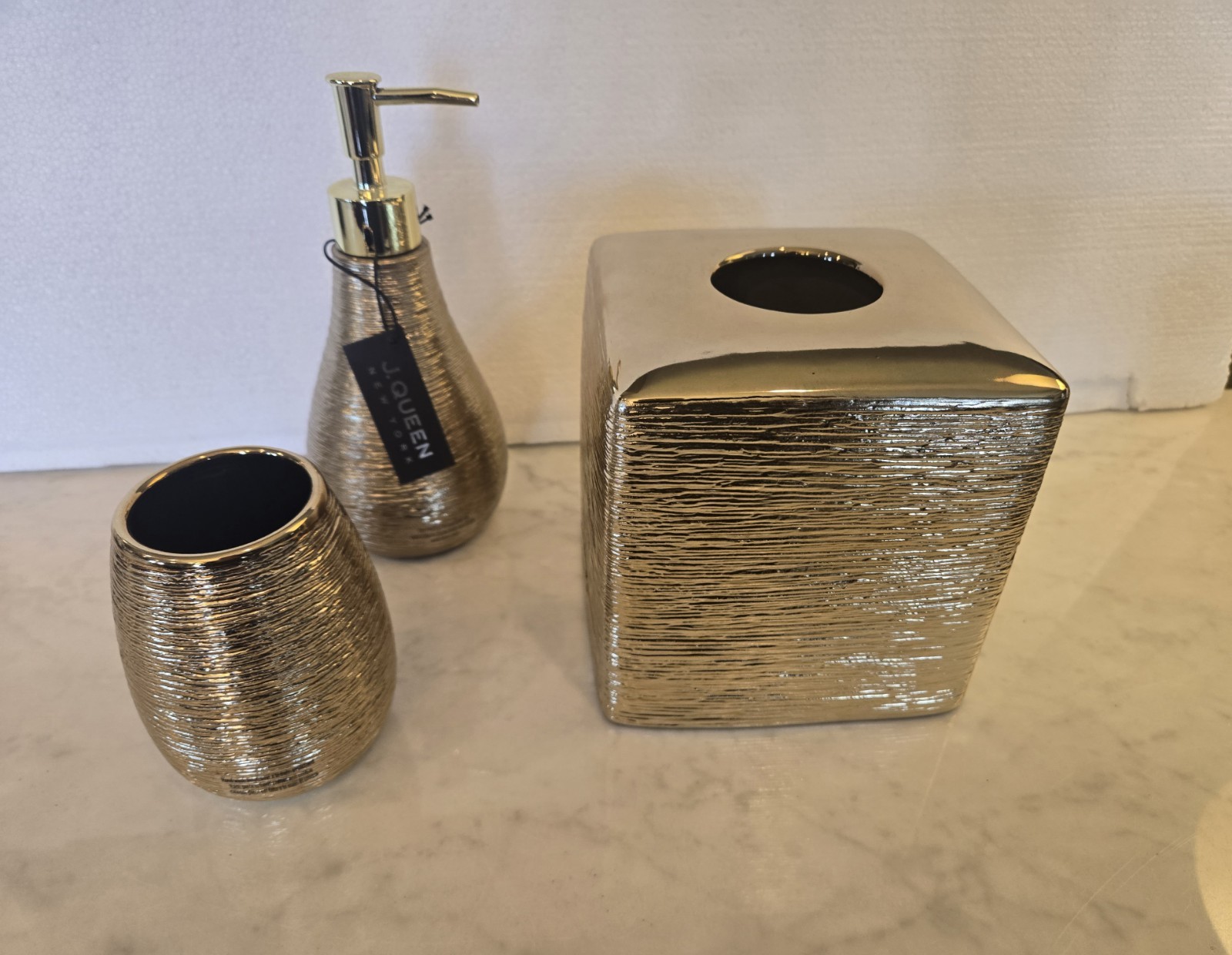 NWT J.  QueenNew York PRINCESS Bath Access Tissue Cover Soap Dispenser Tumbler
