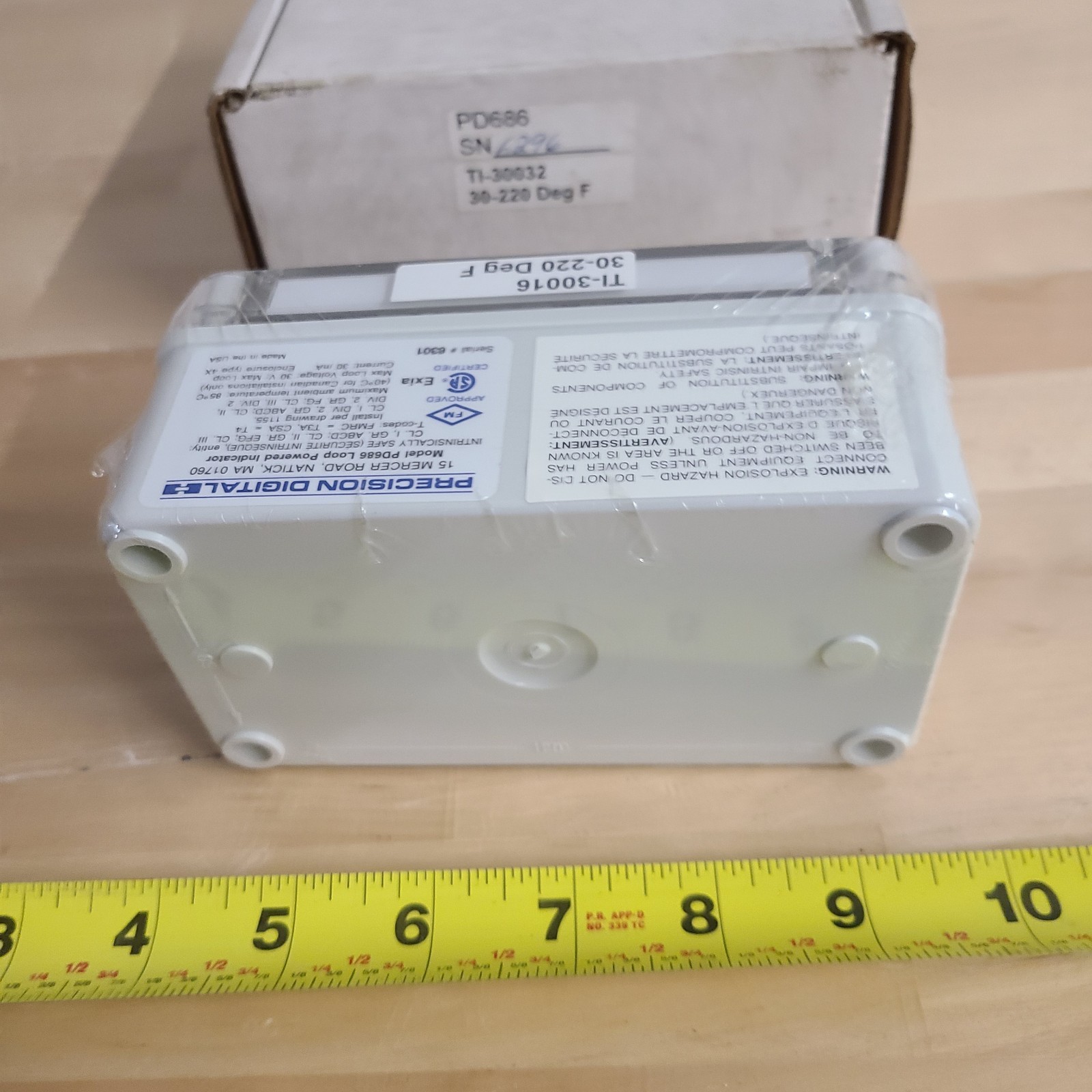 PD686 Loop-Powered NEMA 4X Intrinsically Safe & Nonincendive Digital Meter 30-22