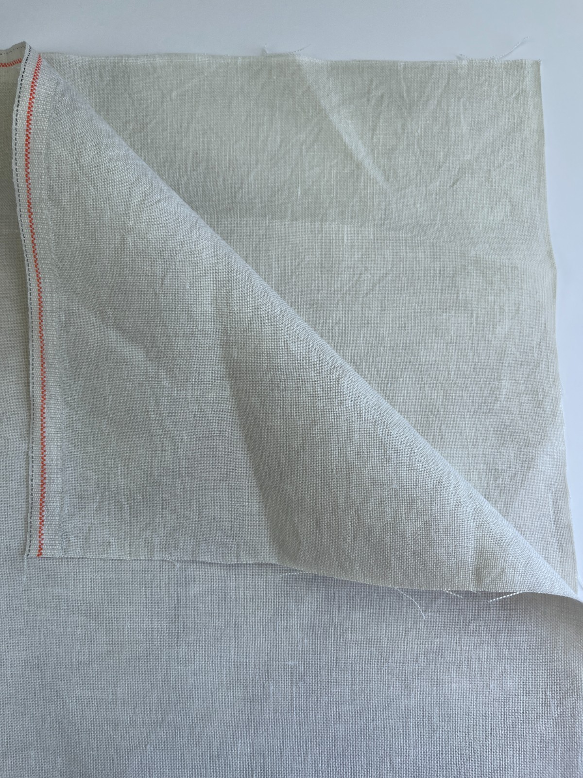 Fox & Rabbit 40 Ct Linen in Paperback 18x26