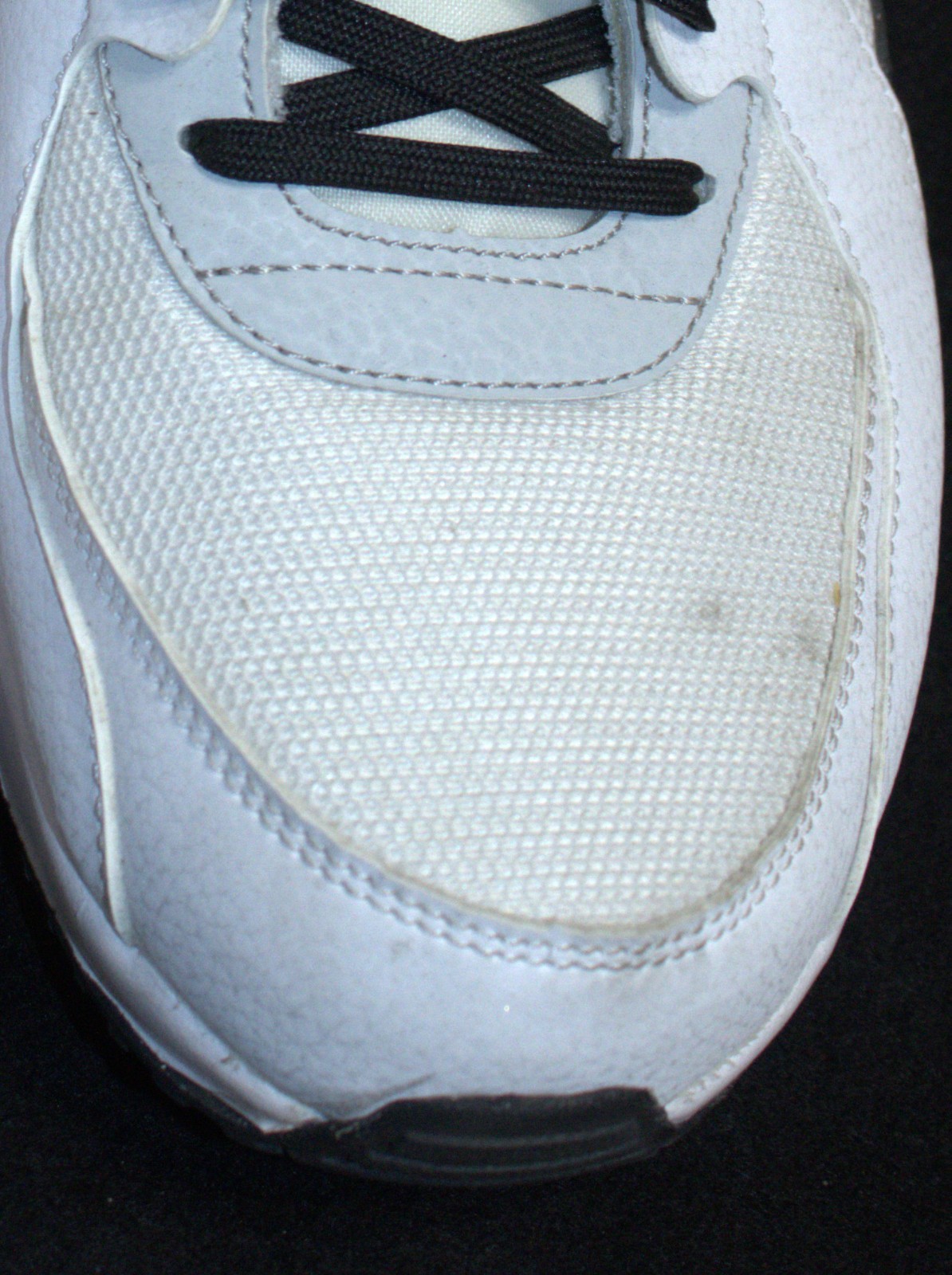 Nike Air Max Excee Men Size 11 White Black Volt Lime Shoes DZ0795‑101 Sneakers