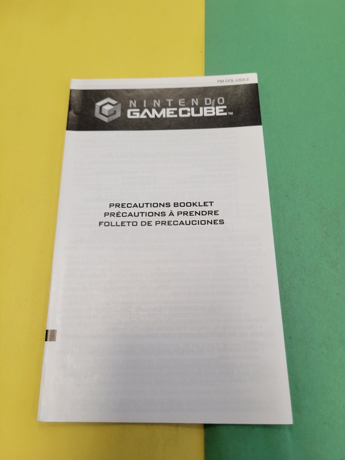 Gamecube Health & Safety Precautions Booklet Pm- Dol-usa-2  (45749C)