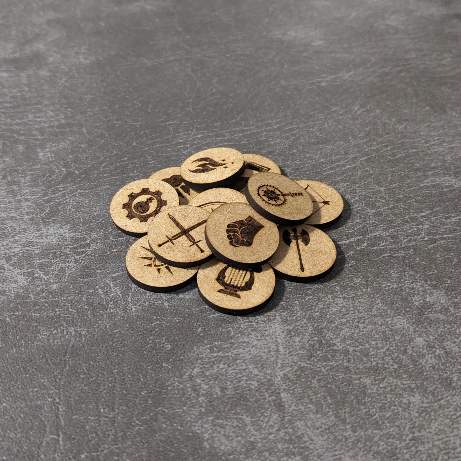 Dungeons and Dragons Character Class Wooden 13 Piece Token Pack
