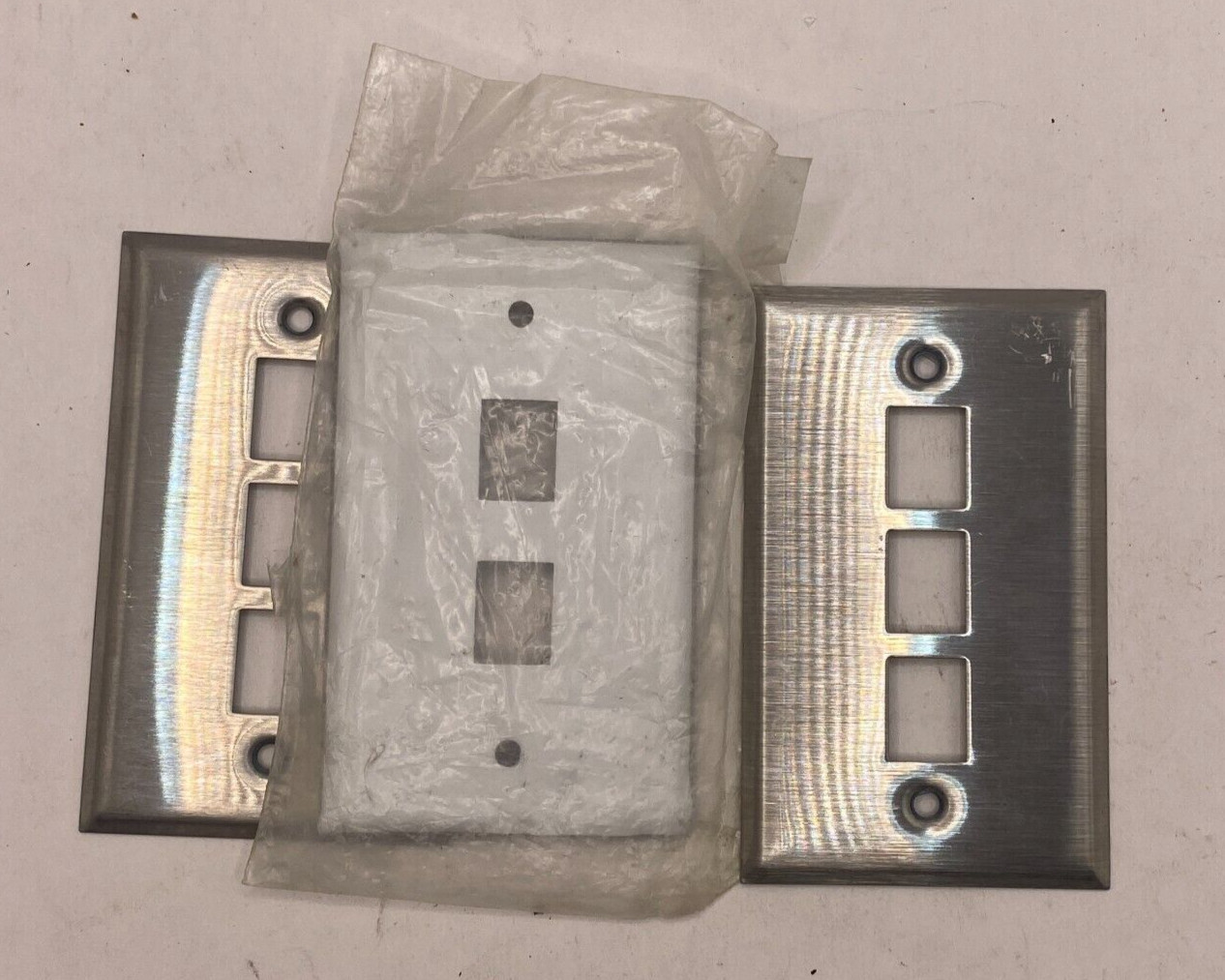 Leviton 43080-1S3 like QuickPort Wallplate, Single Gang, 3-Port -LOT OF 3🔔