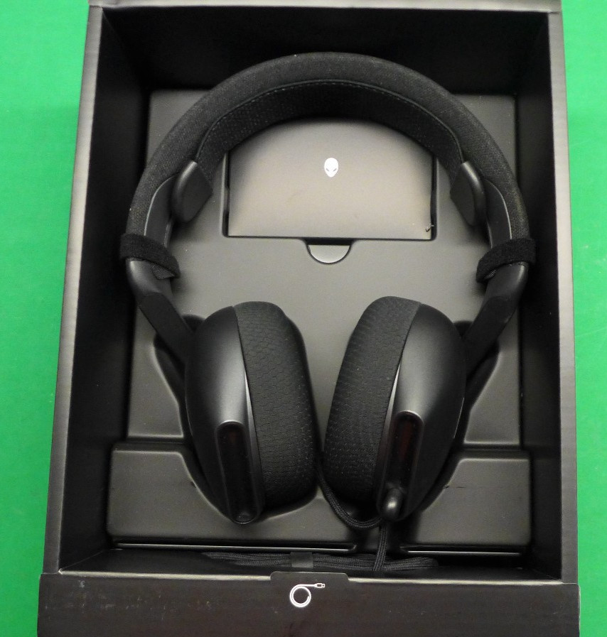GENUINE Alienware Wired Gaming Headset Dell AW520H 6305K