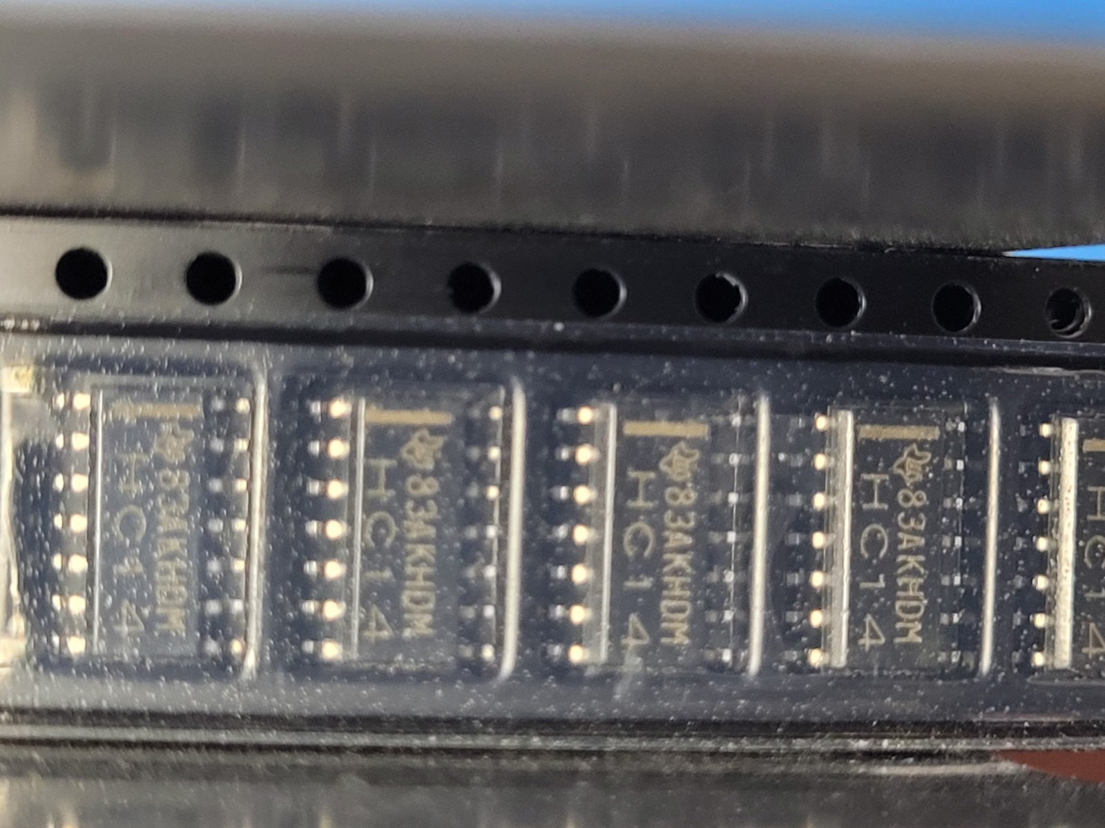 (10 PCS) SN74HC14DR TI IC INVERT SCHMITT 6CH 1IN 14SOIC