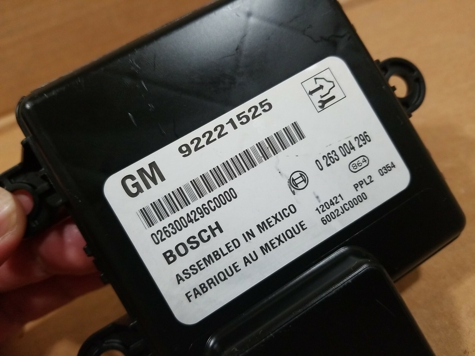 GM ORIGINAL EQUIPMENT OEM REVERSE SENSOR MODULE BCM 92221525