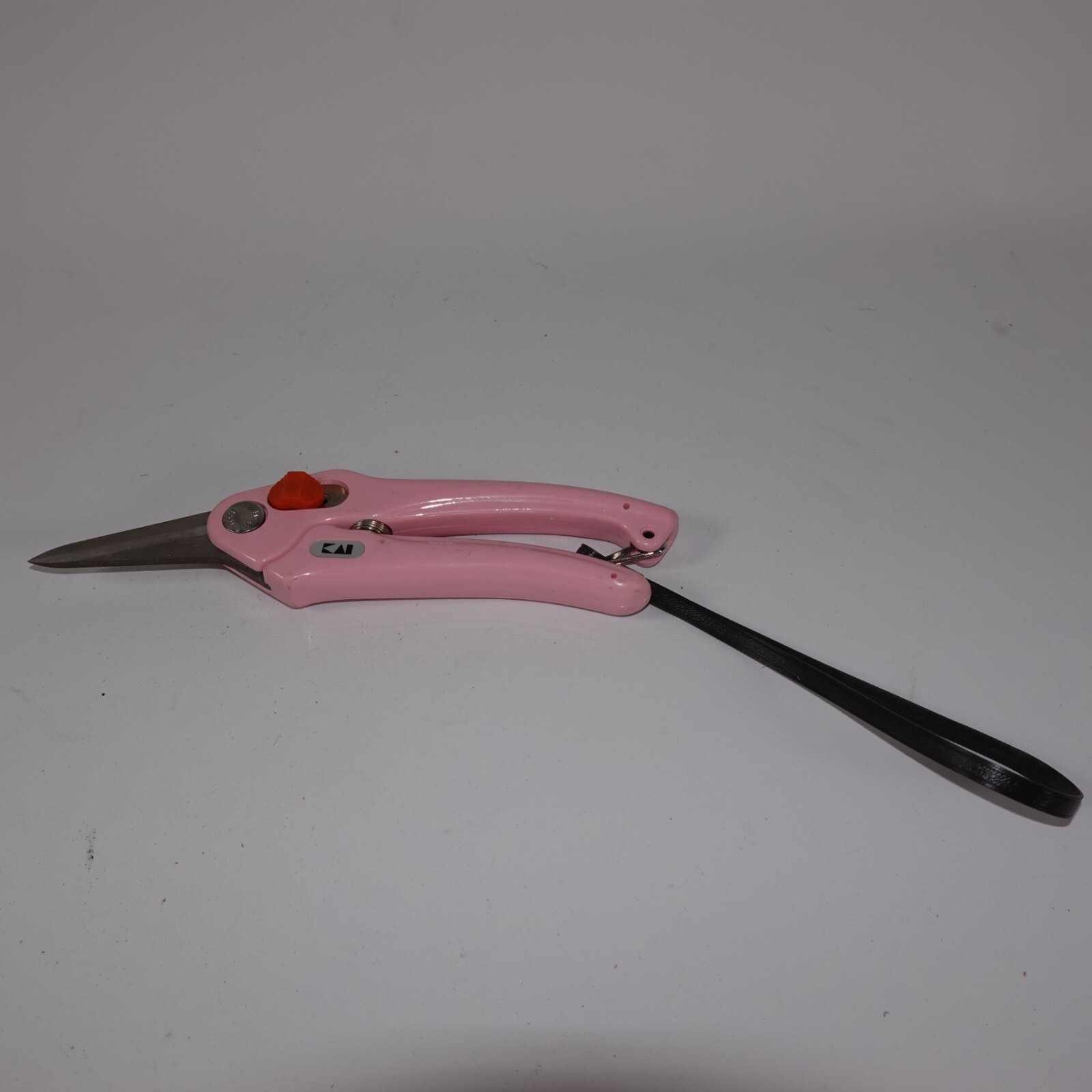 KAI Pink Shears Scissors Cutters