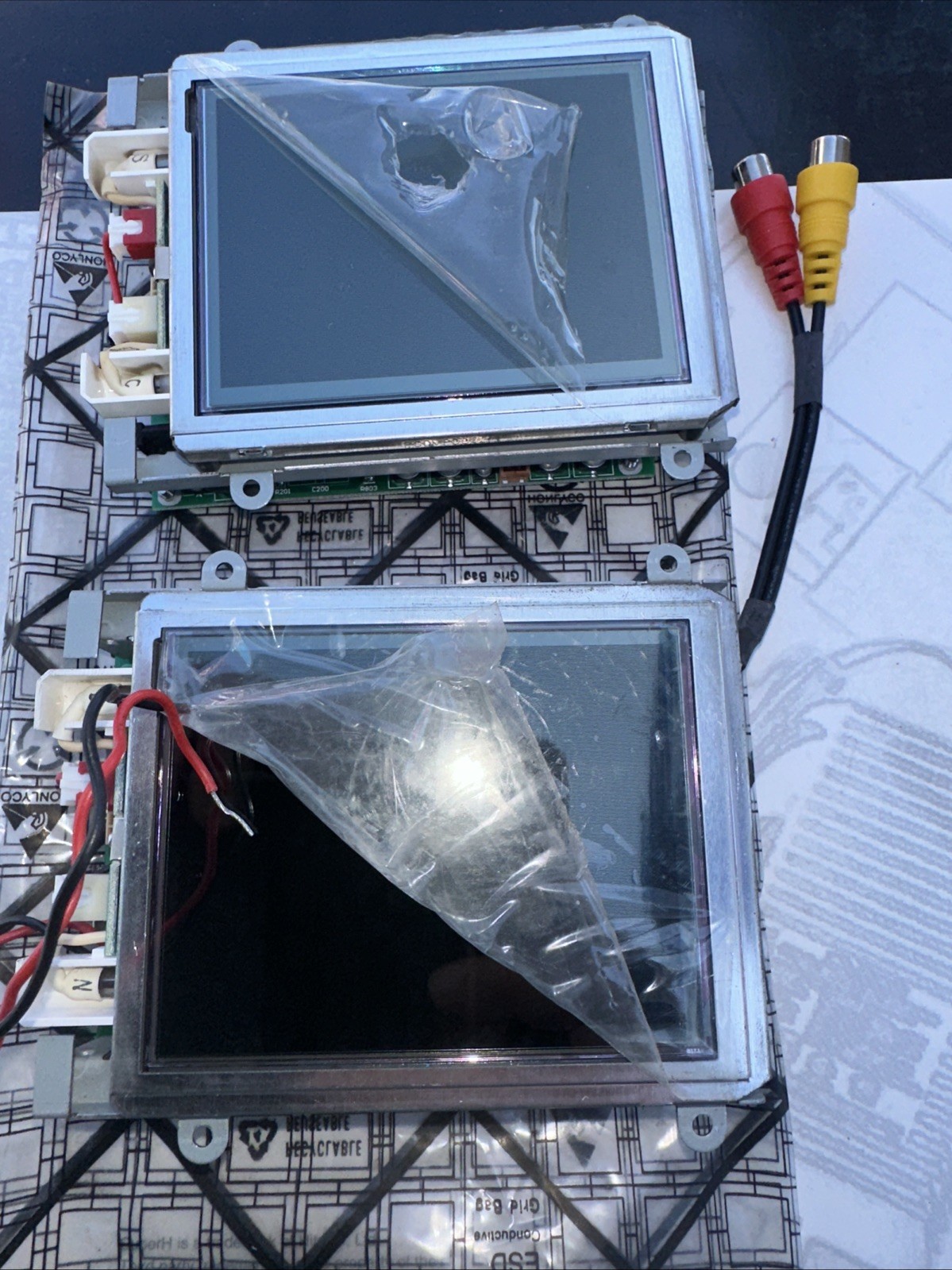 (QTY 2) SHARP PCOVP0032 LCD 4" DISPLAYS LQ4RB17. Lot Of 2