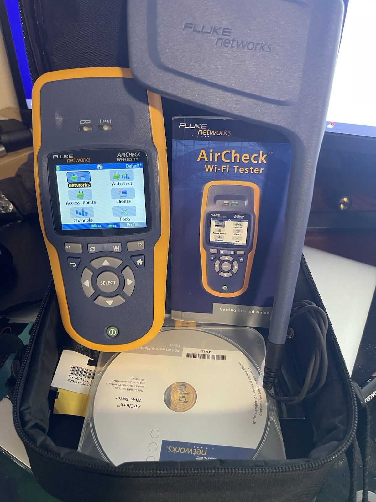 Fluke Networks AirCheck Wi-Fi Handheld Wireless Network Tester (SHIPS NEXT DAY)