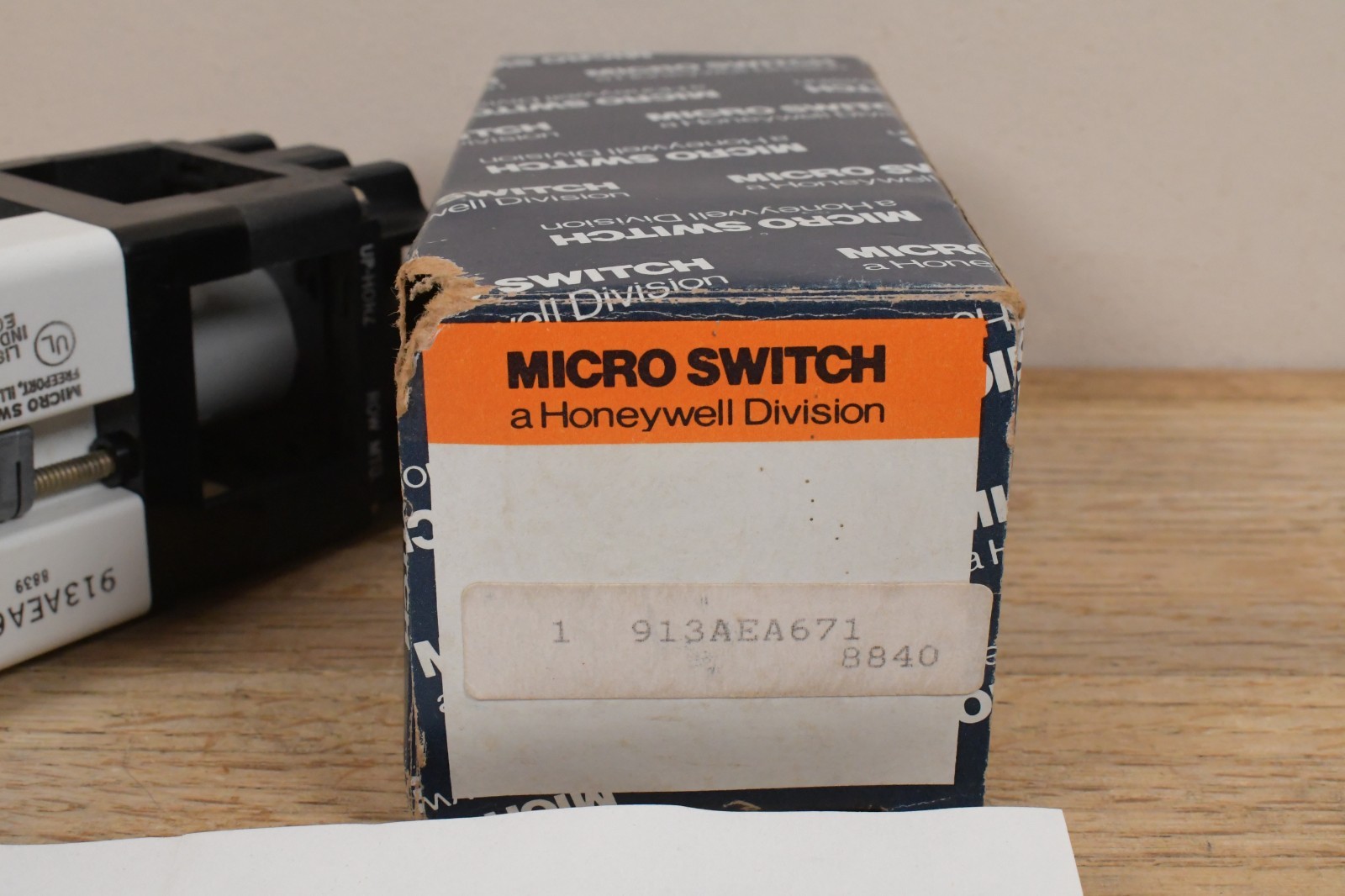 Heavy Duty Control Panel Industrial Grade 2-Position Maintained Rotary Switch