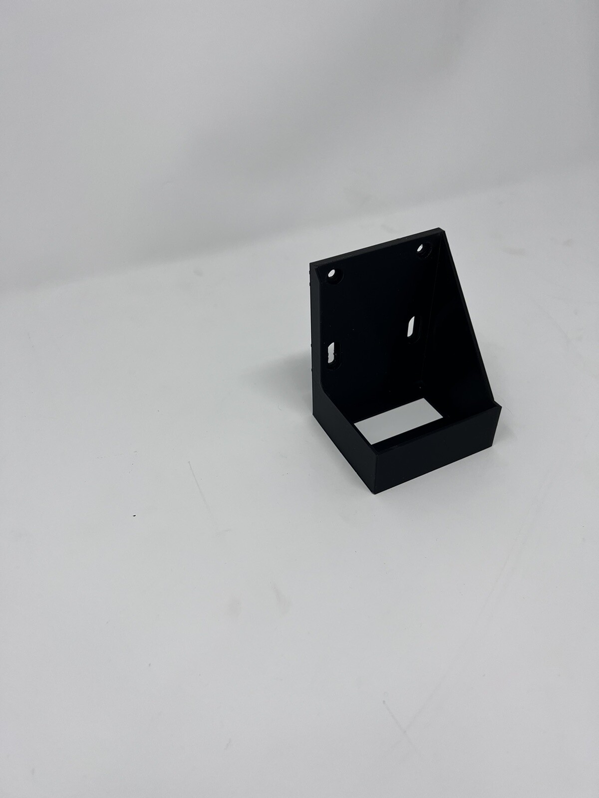 Rak Helium Miner Wall Mount