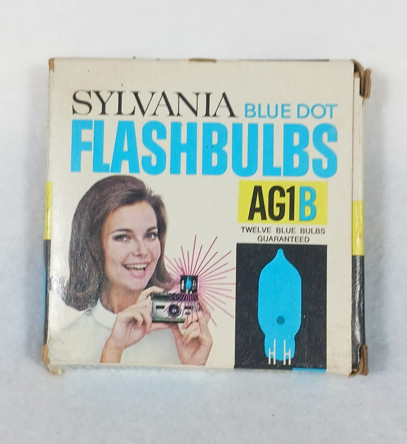 Vintage Sylvania Blue Dot AG1B Flashbulbs 12-Pack for Classic Cameras