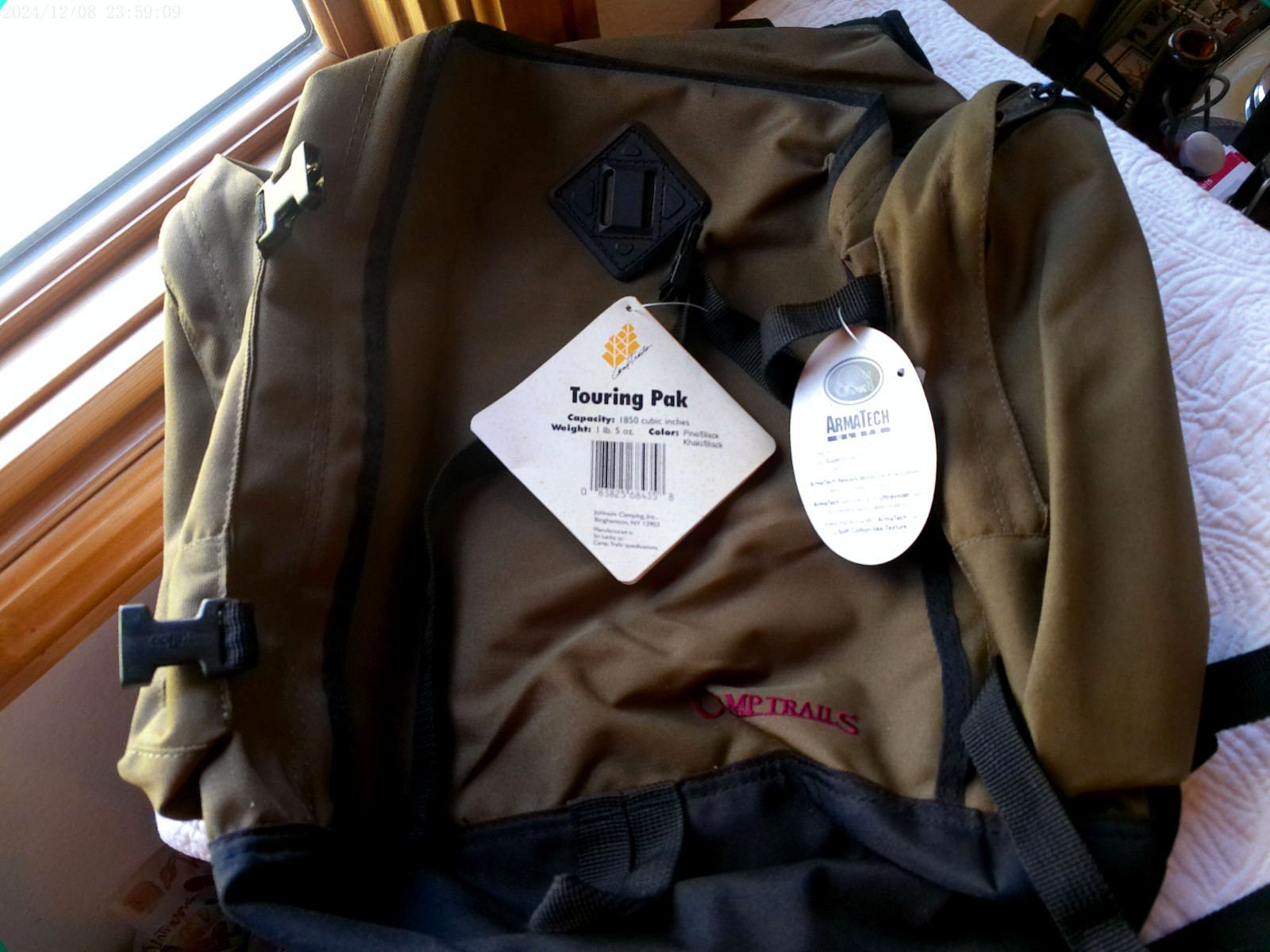 CAMP TRAILS TOURING PACK NWT PINE BLACK COMFORT ZONE FEATURES ARMATECH CLOTH