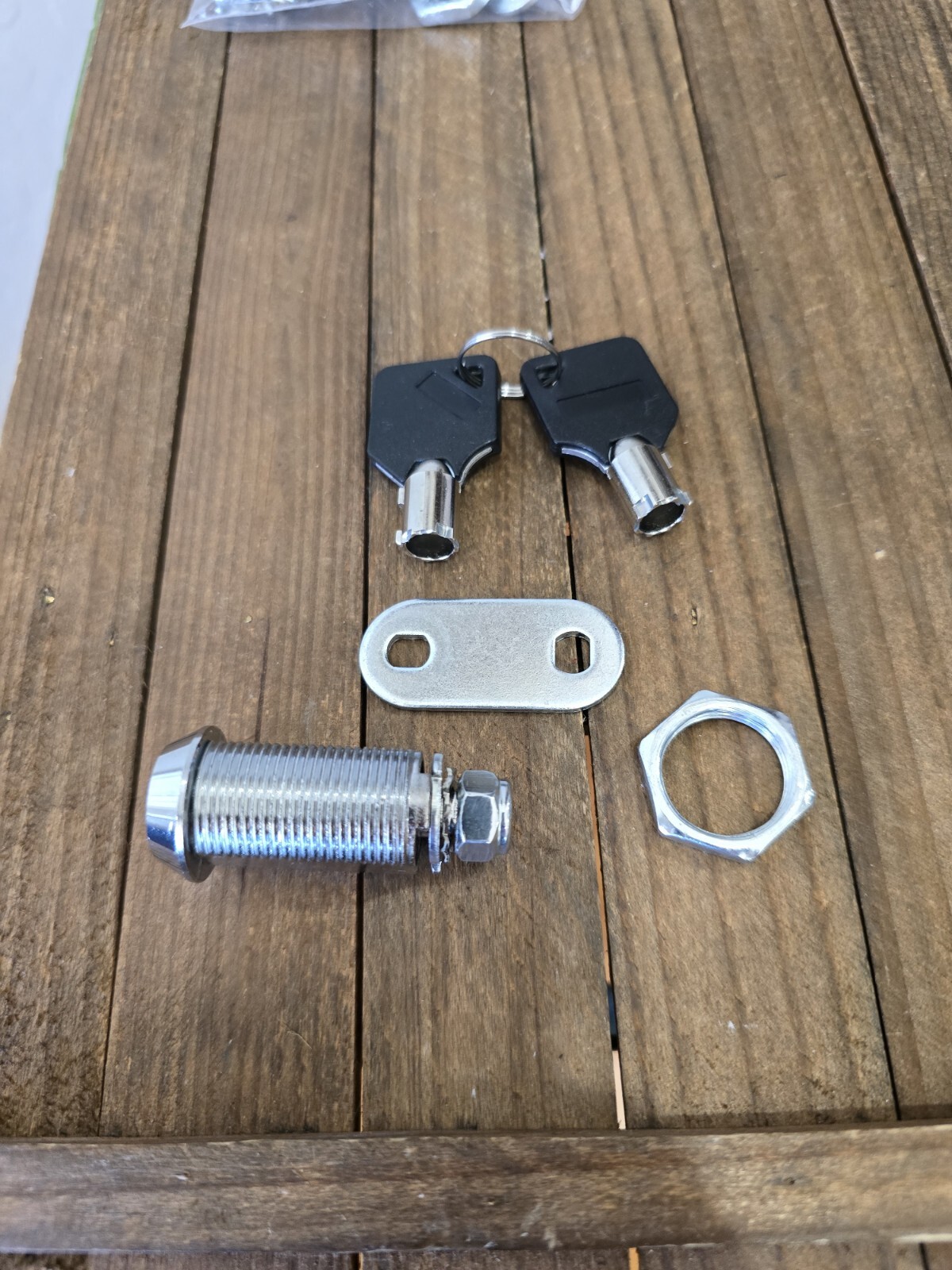 LOCK & KEY SET.