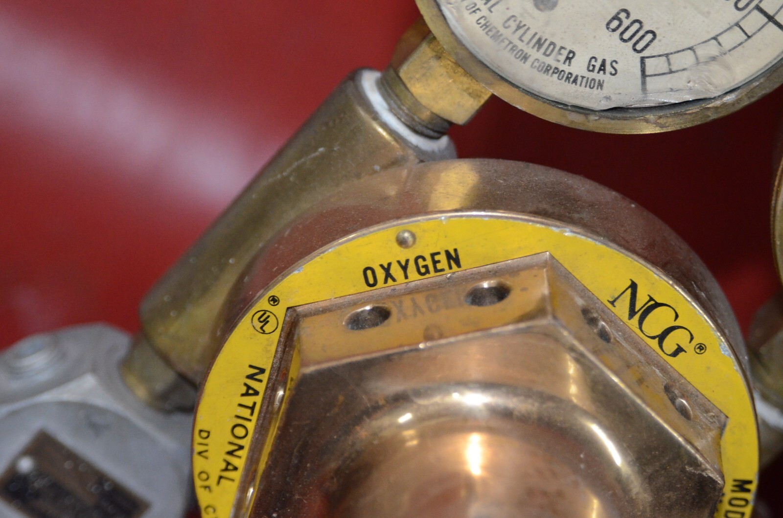NCG Oxygen Regulator N1602 Gauges Supply Scott Splitter Disconnect Vtg Medical