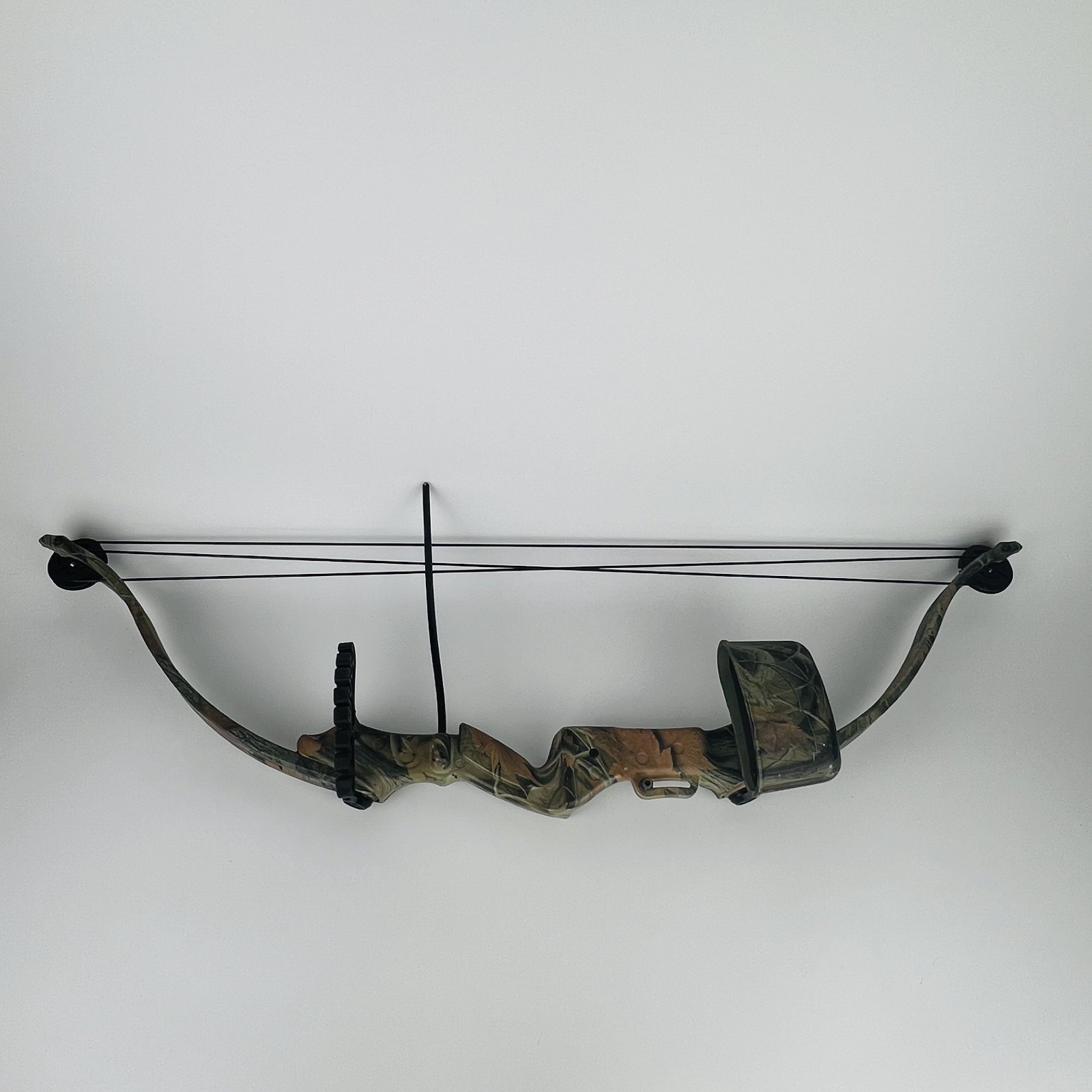 Silent Strike Youth Compound Bow Camo Right-Handed Preowned