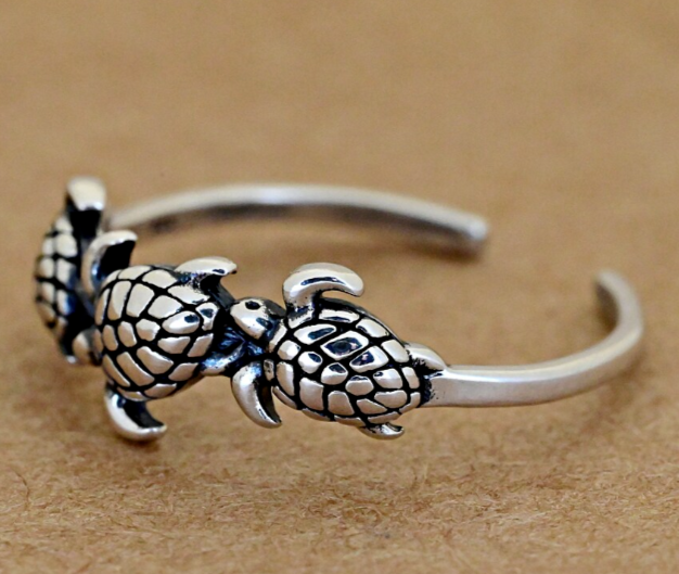 Daily Use Solid Metal ThreeTurtle Toe Ring For Womens White Gold Plated Silver