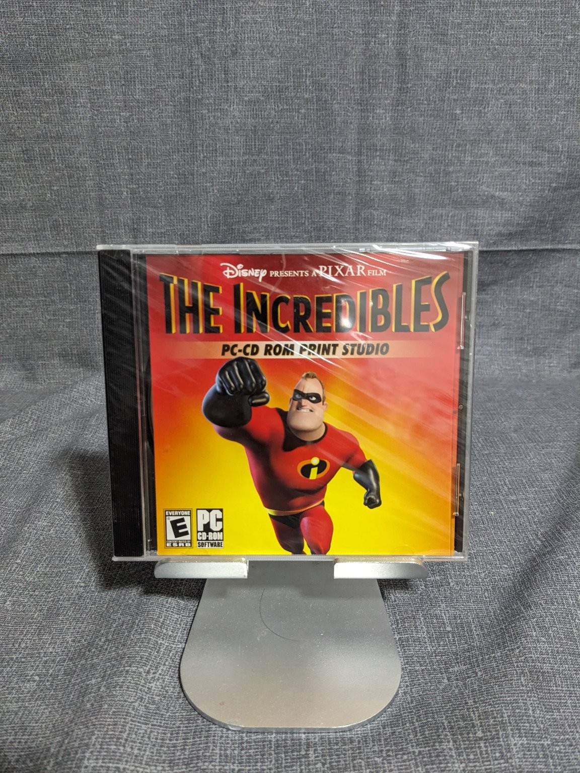 Disney Pixar The Incredibles PC-CD ROM Print Studio Software Windows 98/XP
