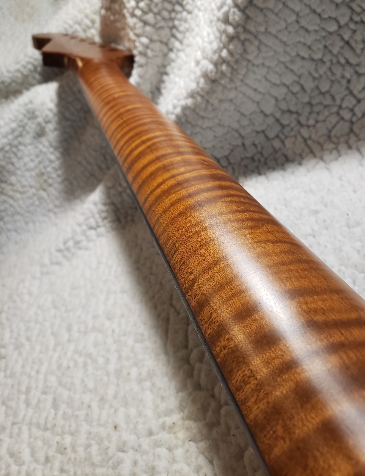 Amazing,USA Roasted 5A Flame maple, Nitro neck. Fits a ST body.# HGS-R11-LOOK !!