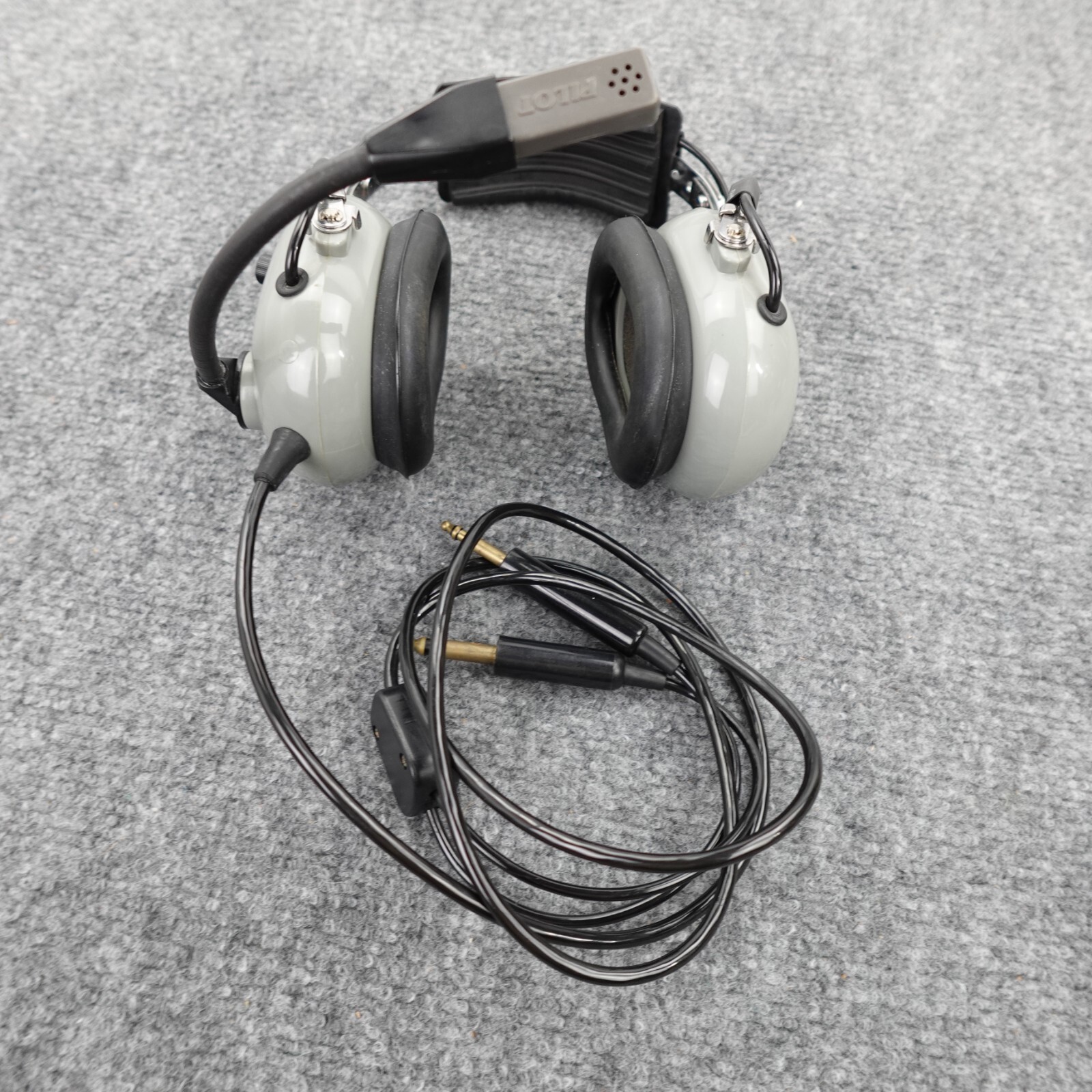 Aviall Pilot Headset Ryder Systems Avionics Wired Headphone Jack Over Ear PA-1