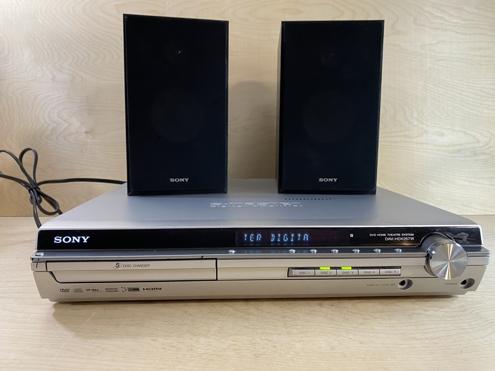 Sony DAV-HDX267W S-Master 5 Disk Dvd/cd Changer HDMI With 2 Sony Speakers