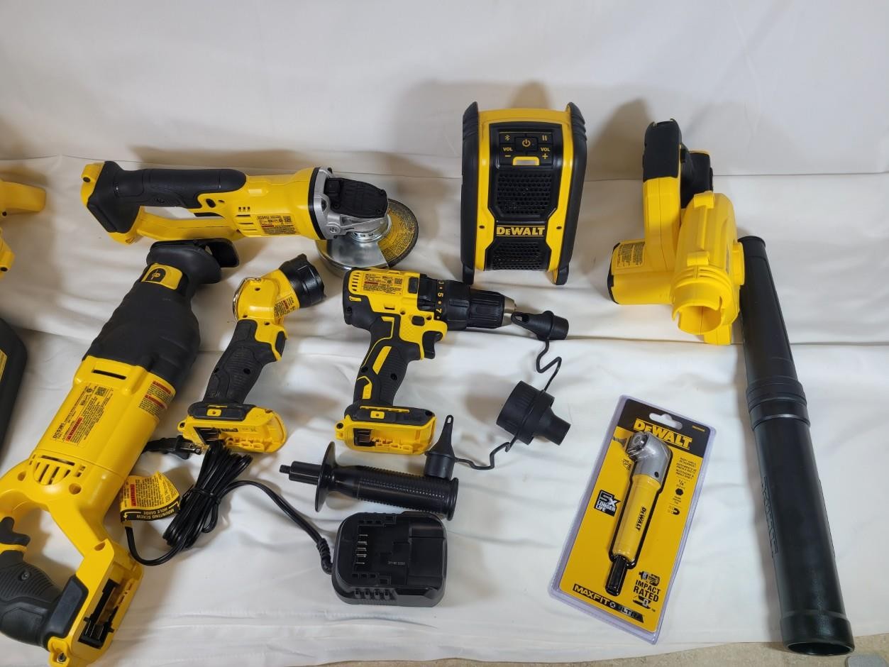 DeWalt 20V Tool Bundle Blower, Grinder, Saw, Vacuum, Radio, Drill, Light +