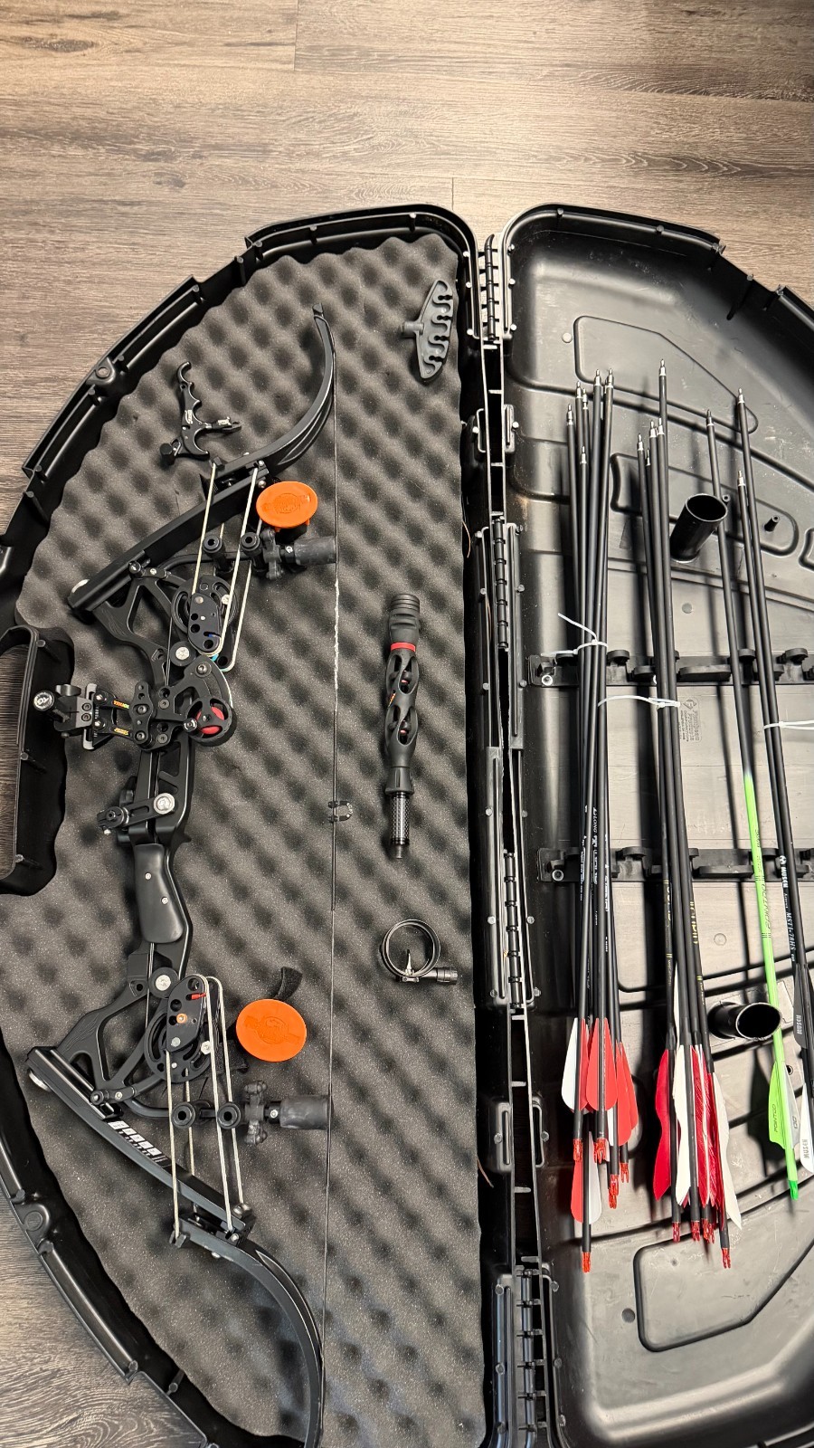 Oneida Eagle Phoenix Bow Package  RH Long 27.5- 29 Draw 50-70 lb LH Bow