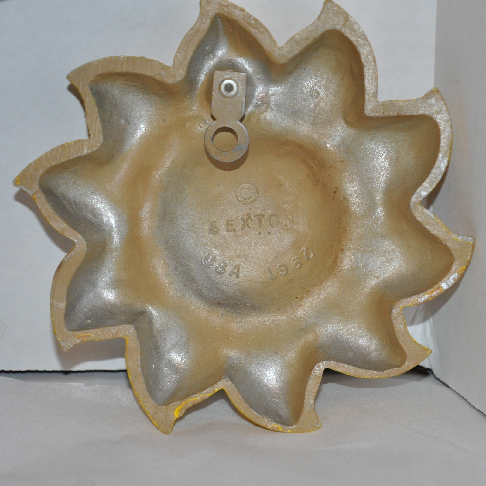 VTG Sexton Sunflower Clock With 2 Flower Accent Pieces Works Metal 1967 MCM 13"
