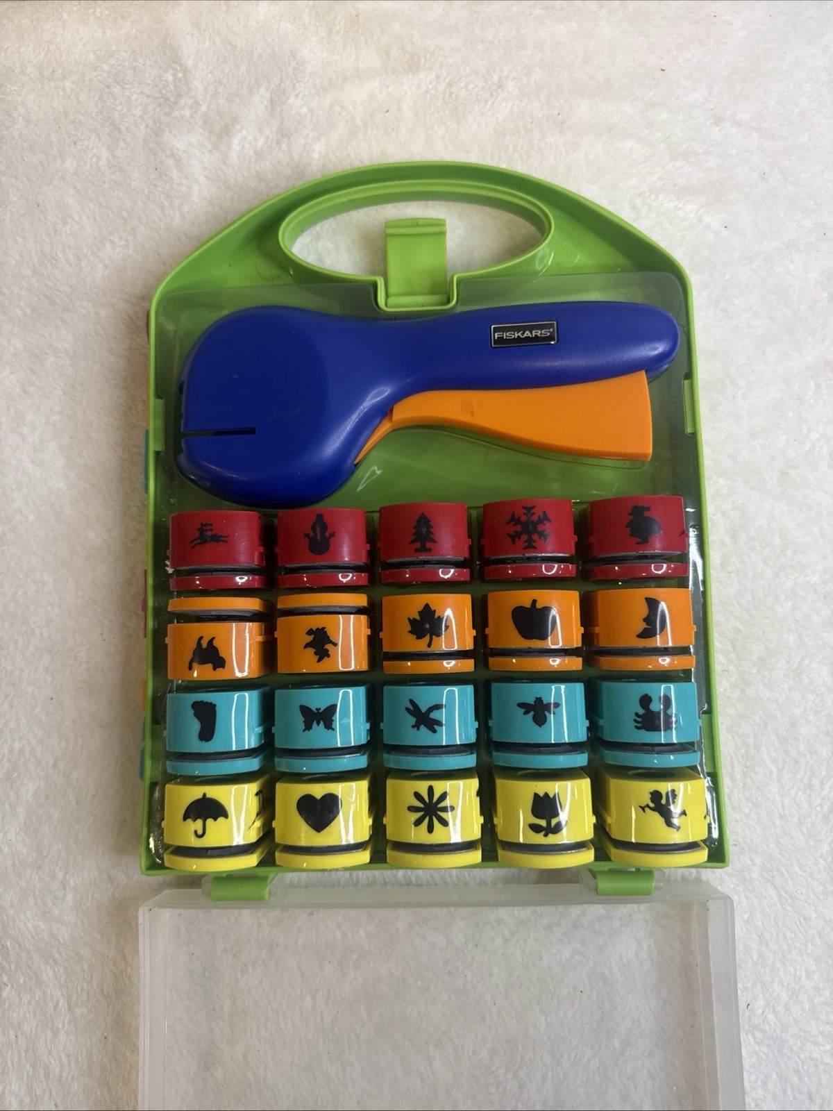Fiskars Small Seasonal Cassette Punch Lot 1 Punch Handle 20 Interchangeable Dies