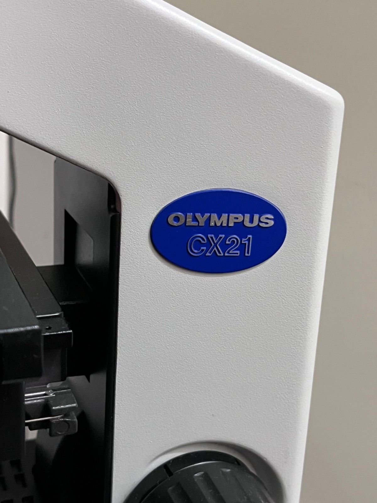 OLYMPUS CX21FS1 BINOCULAR MICROSCOPE PLAN 4 10 40 100 OBJECTIVES Olympus CX21
