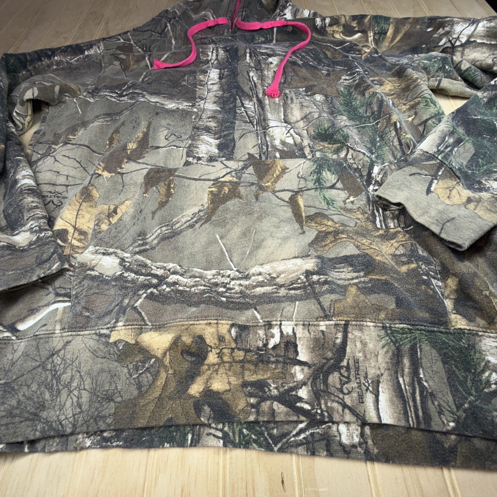 Realtree Camo hooded sweatshirt Hot Pink Hood Liner Womens size Large (12-14)