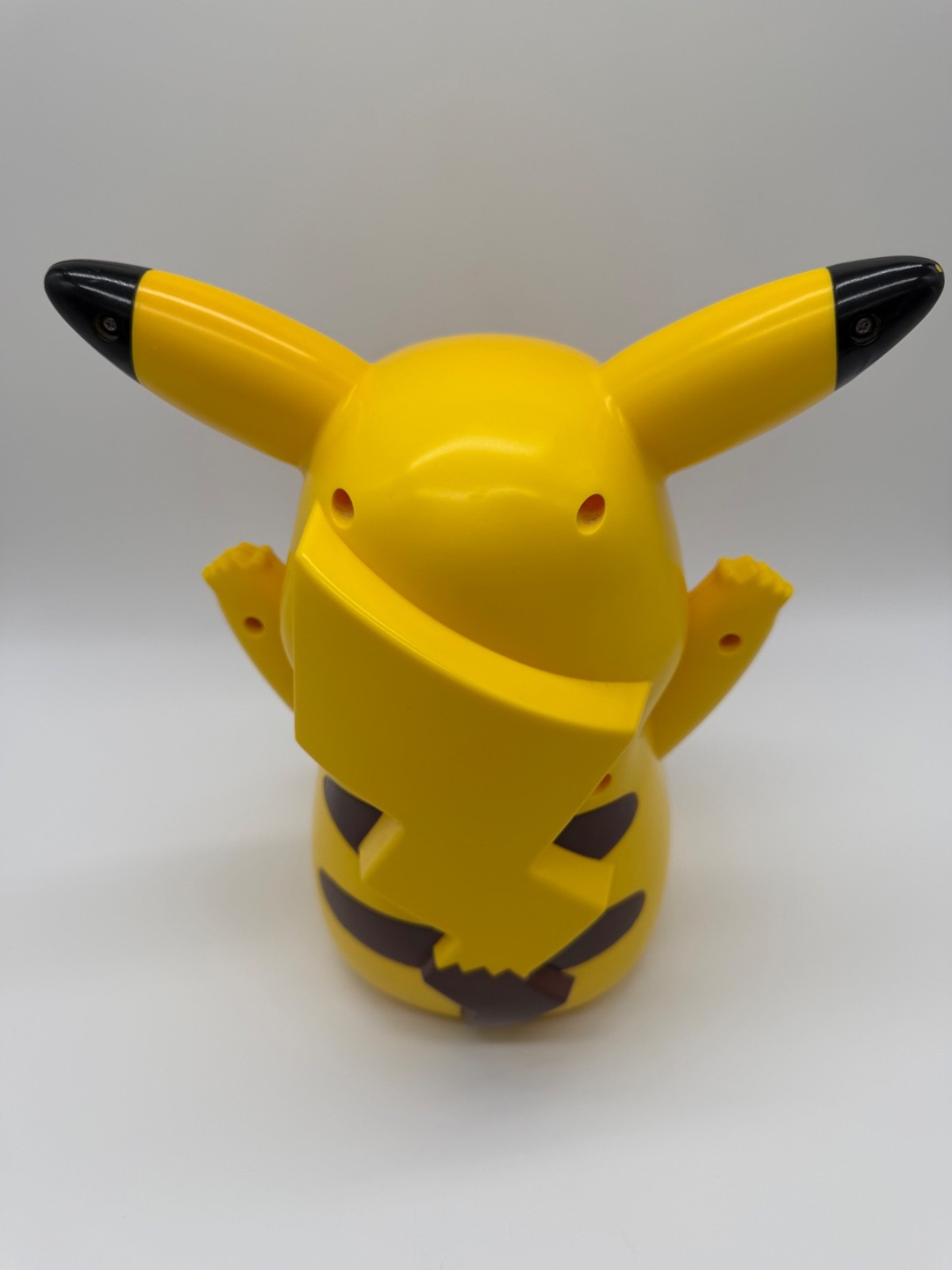 Pokémon Nintendo DSi Pikachu Charge Stand
