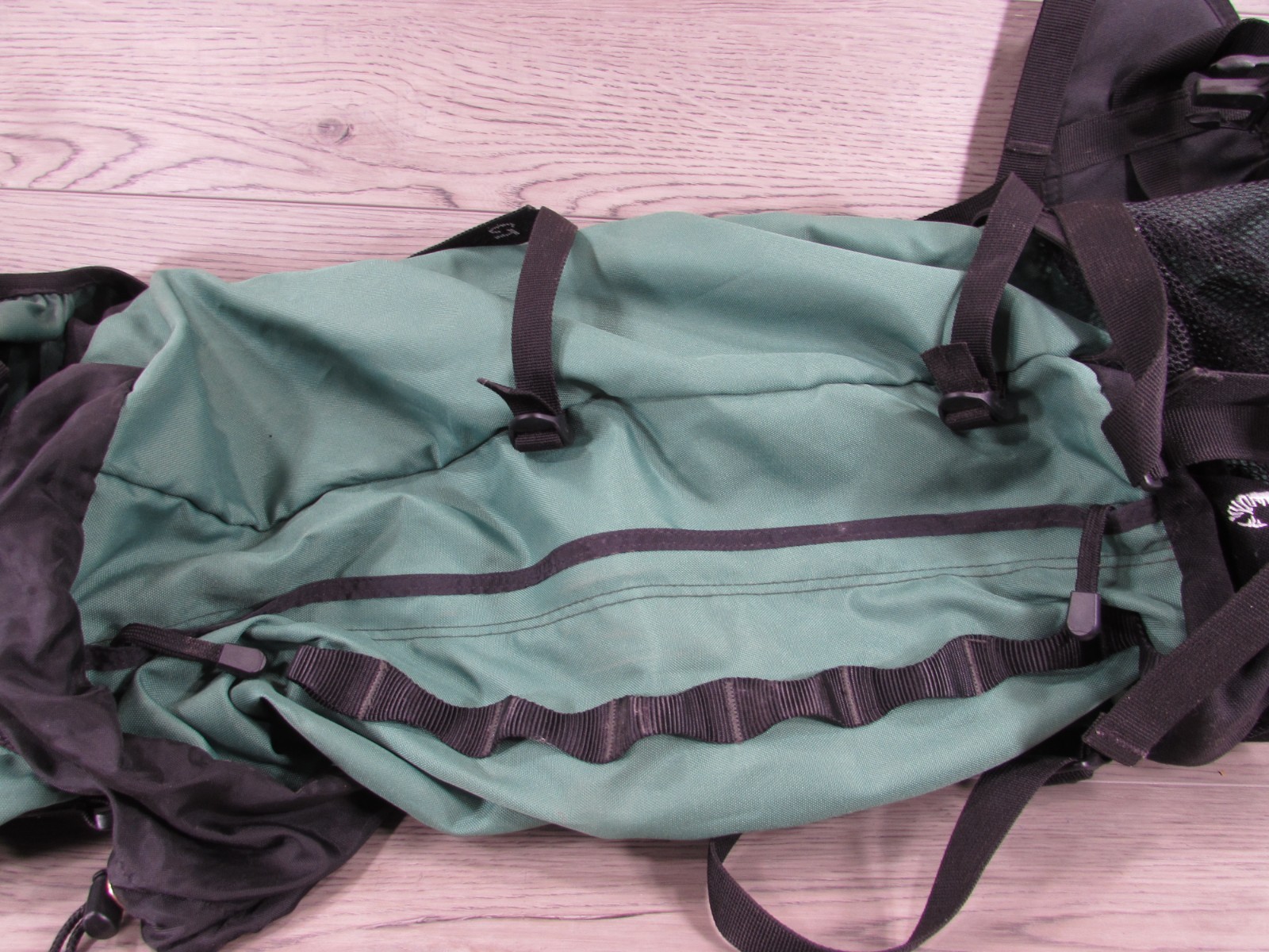 Camp Trails Backpack Scirocco 2 Medium Capacity Streamline Pack Internal Frame