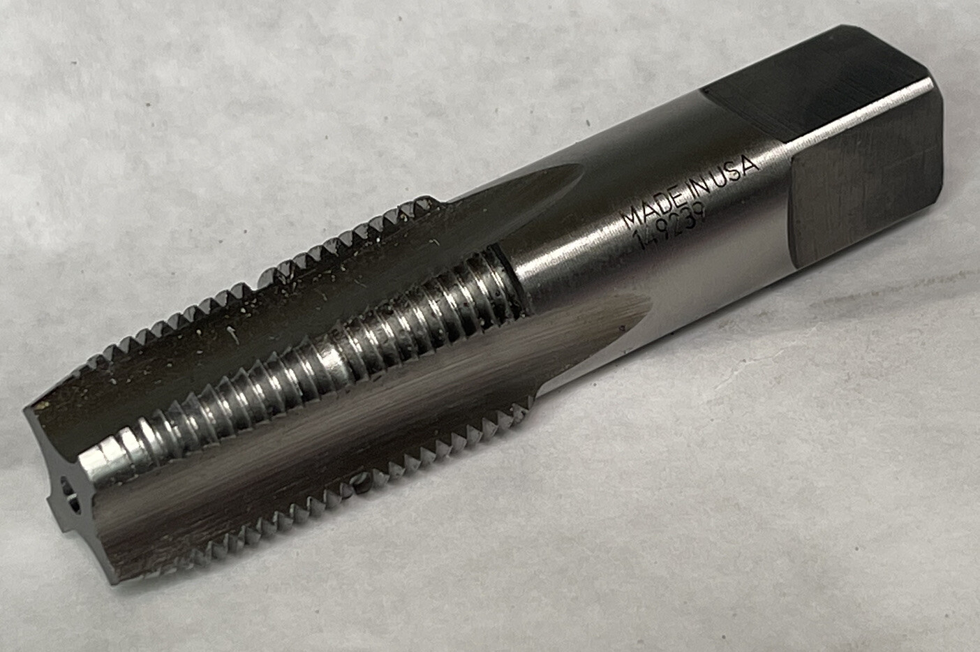 3/8-18 NPT Thread 4 Flutes, Plug Chamfer Bright Finish HSS Pipe STI TAP(23AG38)