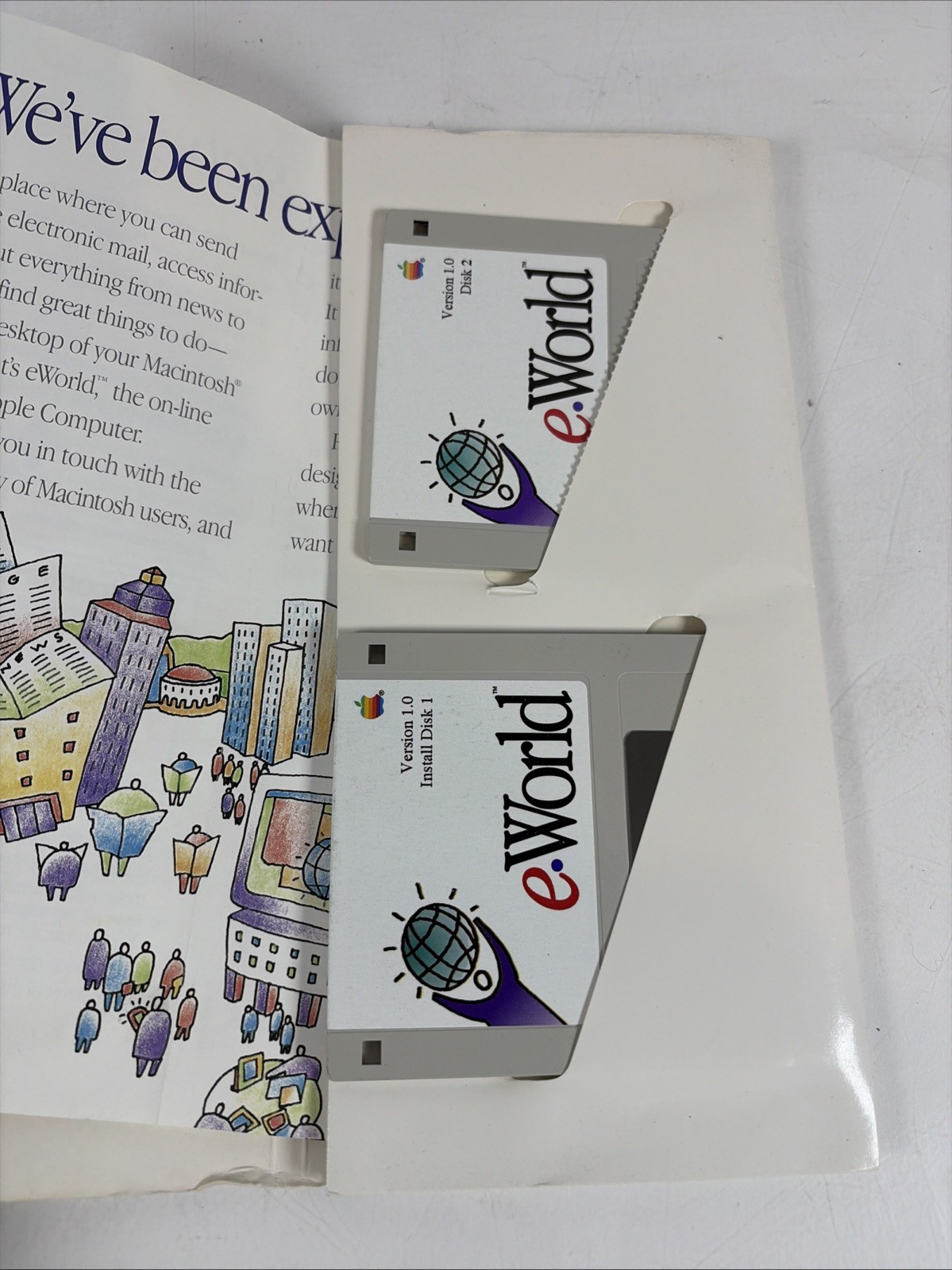 Apple e-World for PC Installation Floppies Install 1 & 2 Version 1.0 Booklet