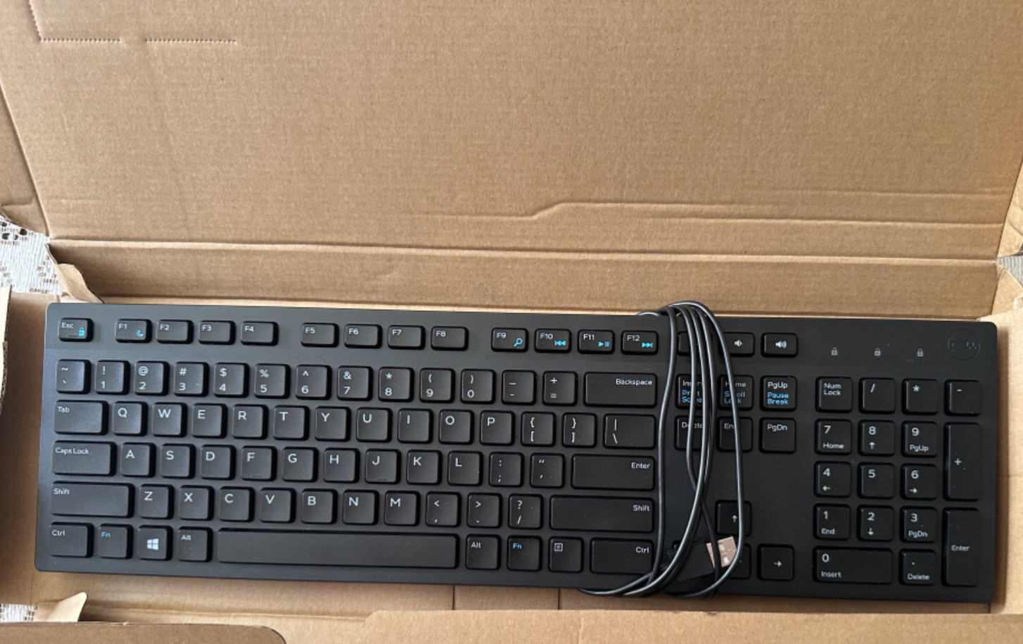 Dell Slim Wired USB Keyboard CN 0RKR0N Keyboard 71616 US -Very Good