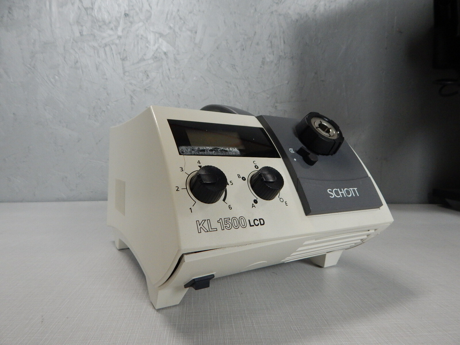 Schott KL 1500 LCD Fiber Optic Illuminator