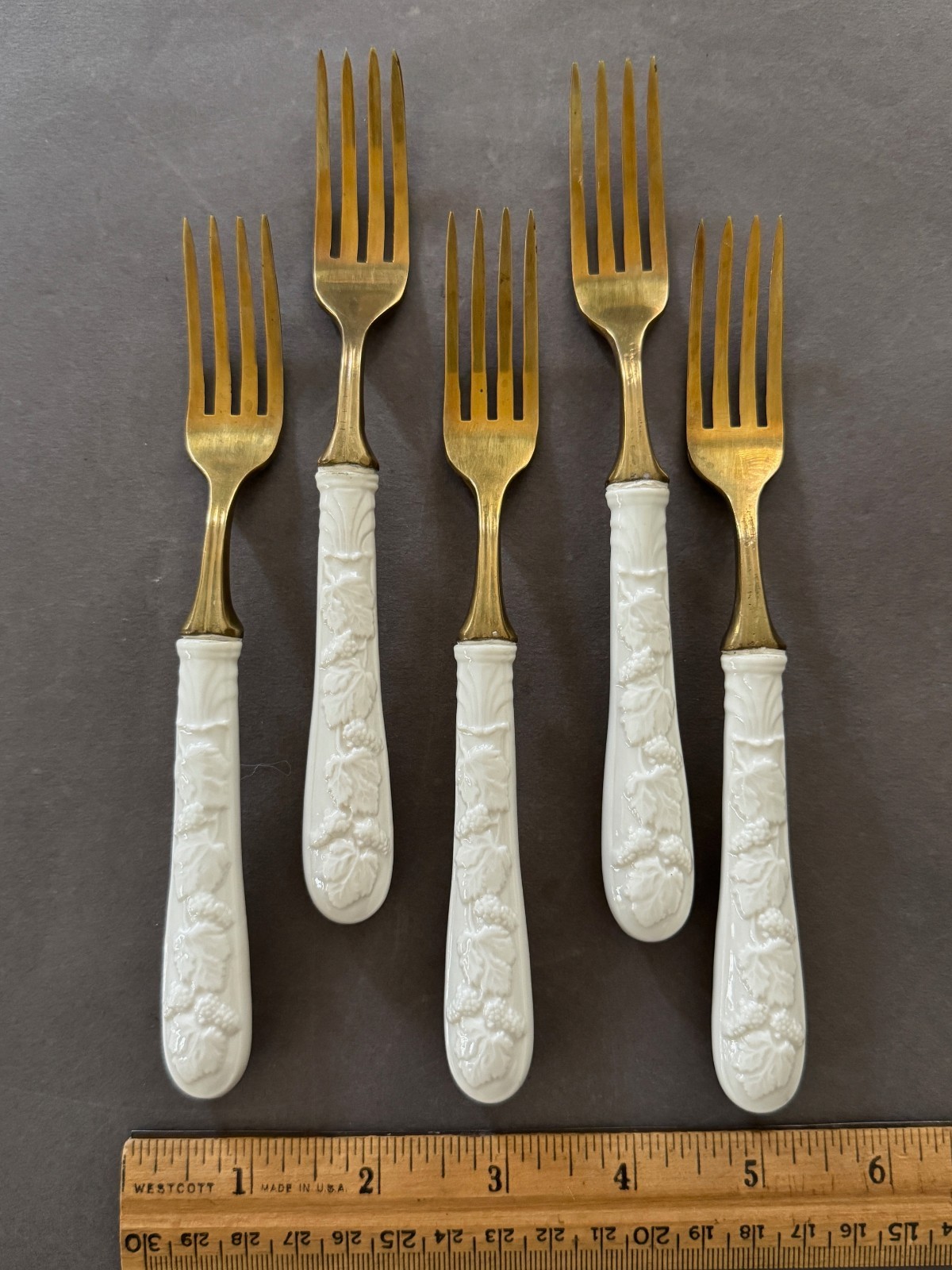 LOT OF 5 GRAPE CABLE PORCELAIN HANDLED BRASS TONE FORKS MARKED ITALY