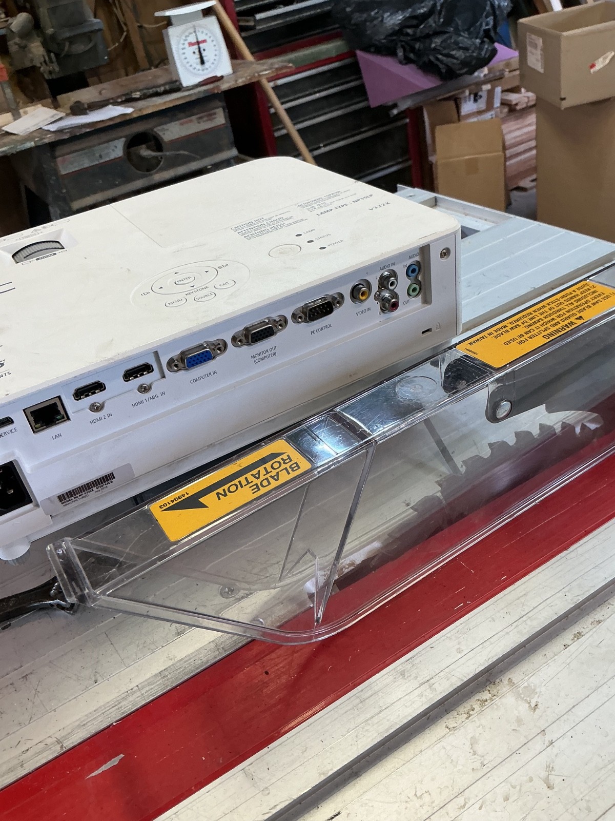 Nec V332X DLP projector