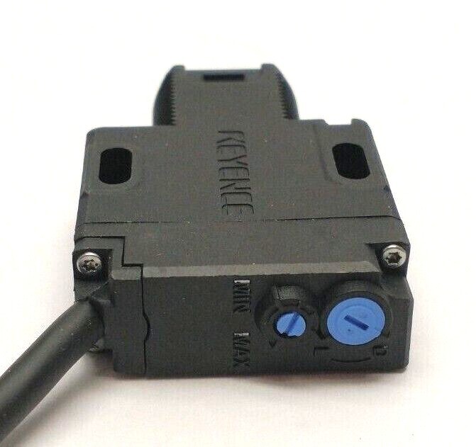 Keyence PZ-G61B Threaded Mount Retro-Reflective Photoelectric Sensor 2m Cable
