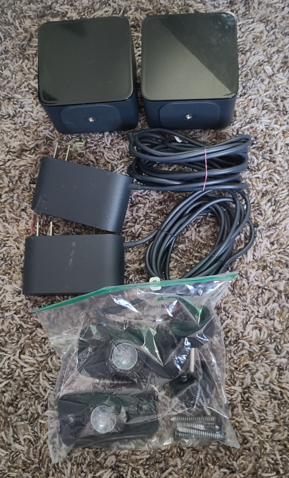 HTC VIVE Cosmos Elite VR Headset, Base Stations, USB & DisplayPort